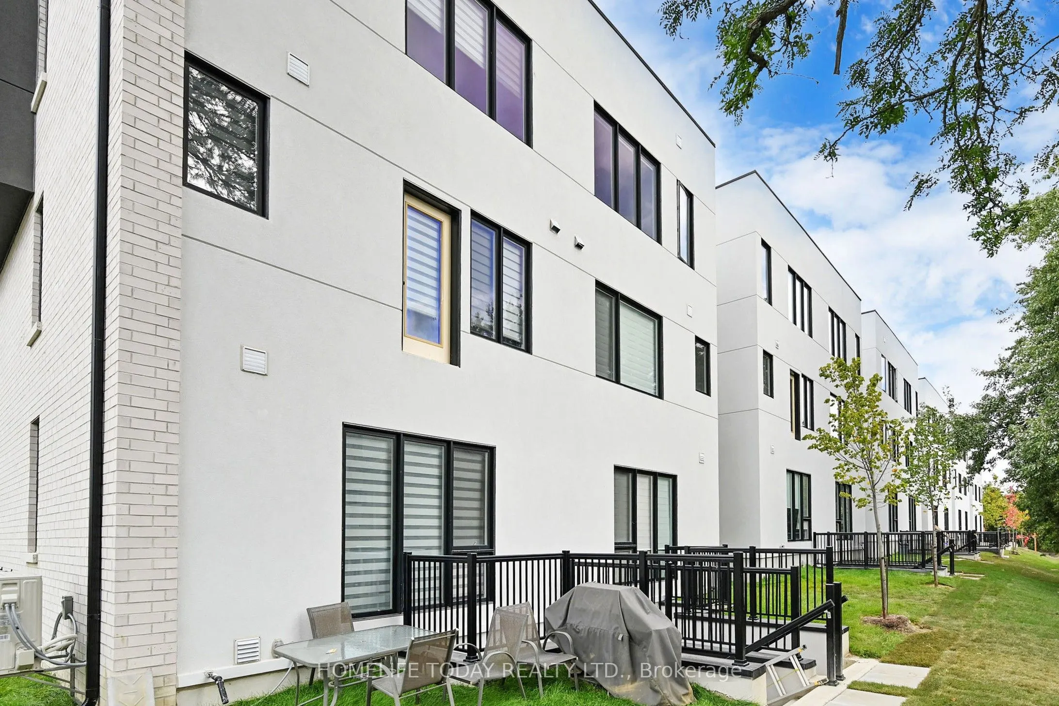 6 Persica Street, #Main