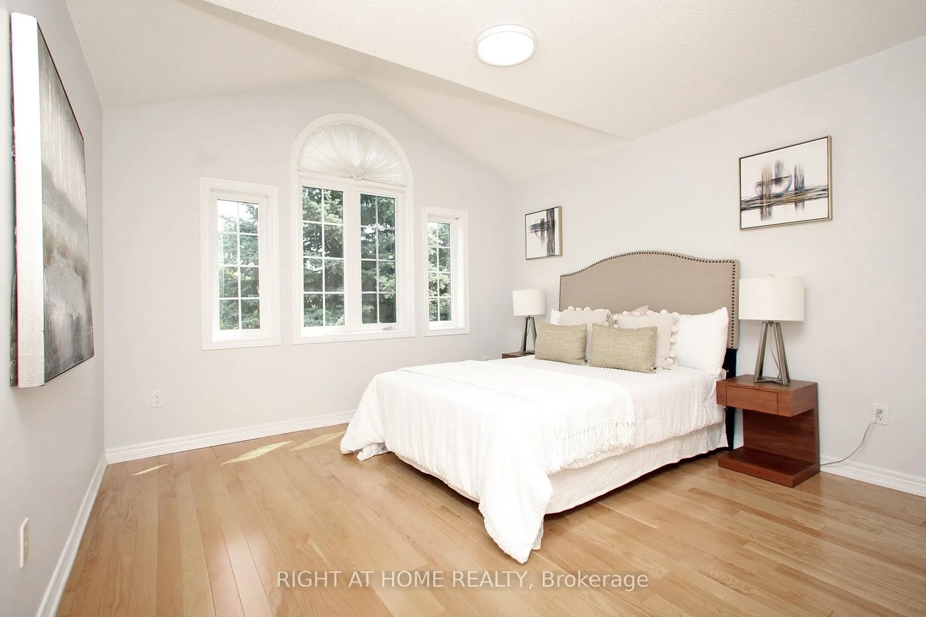 6 Pembrooke Road