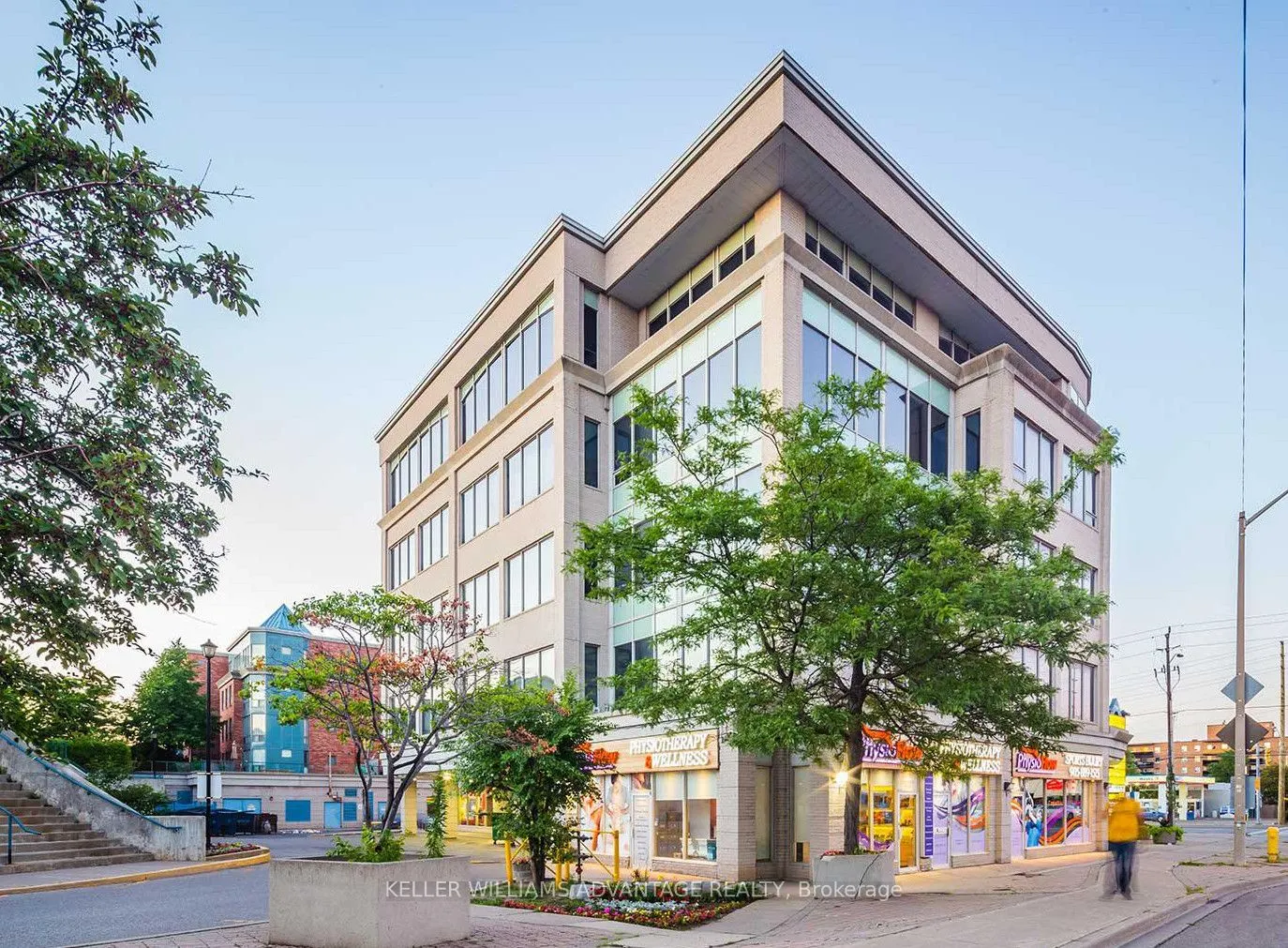 7368 Yonge Street, #306