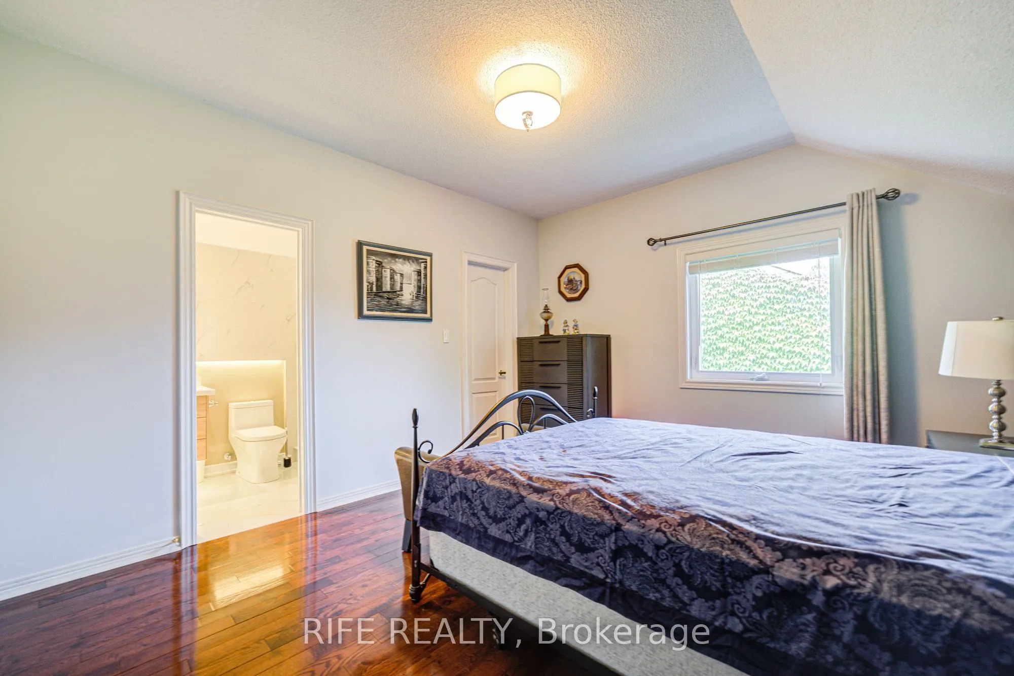 22 Chambery Crescent
