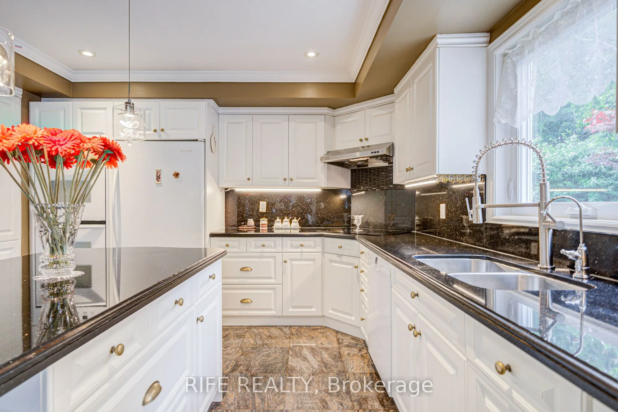 22 Chambery Crescent