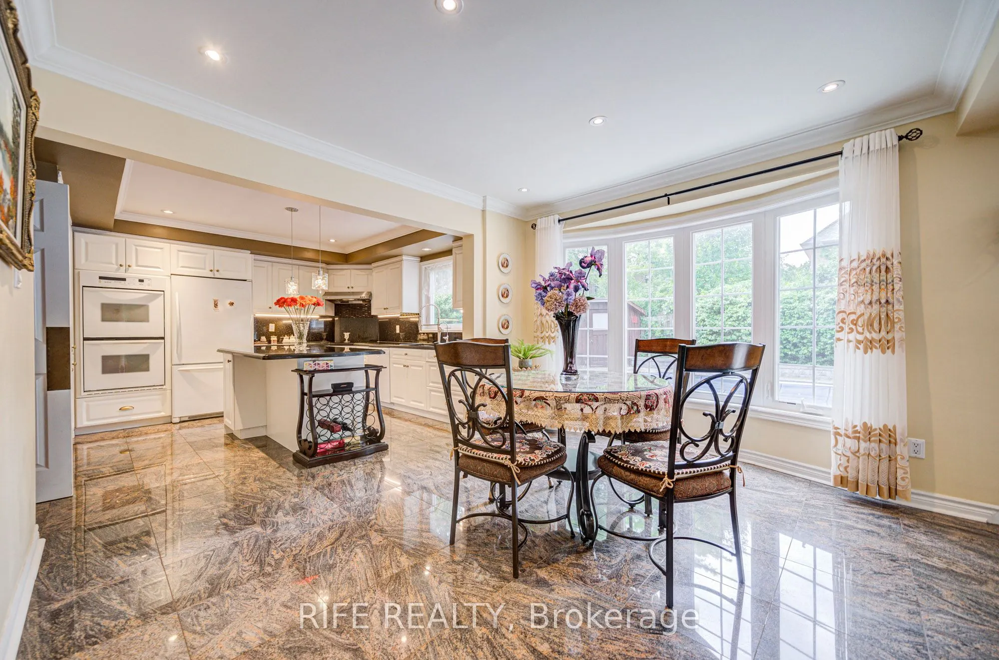 22 Chambery Crescent