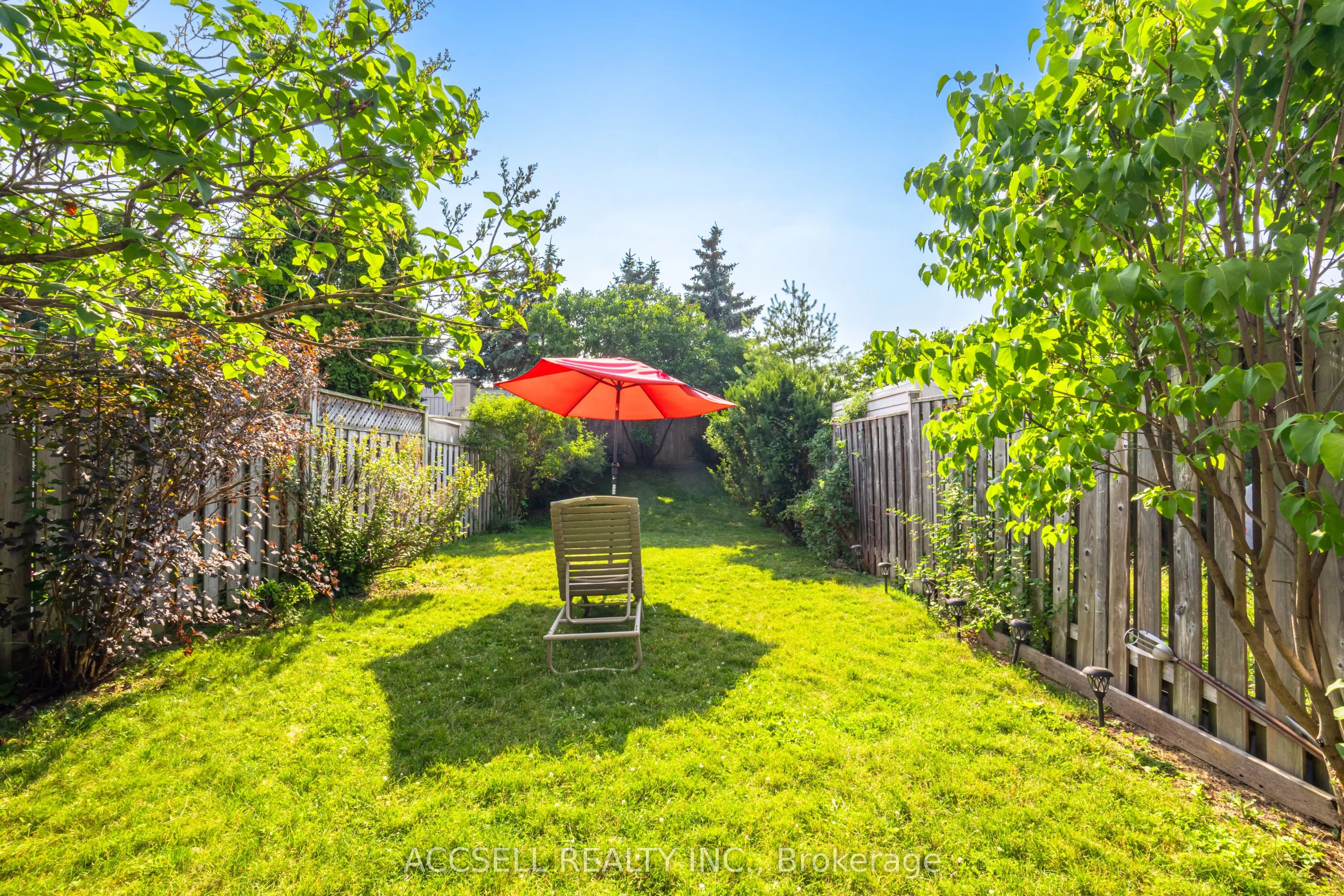 188 Deepsprings Crescent