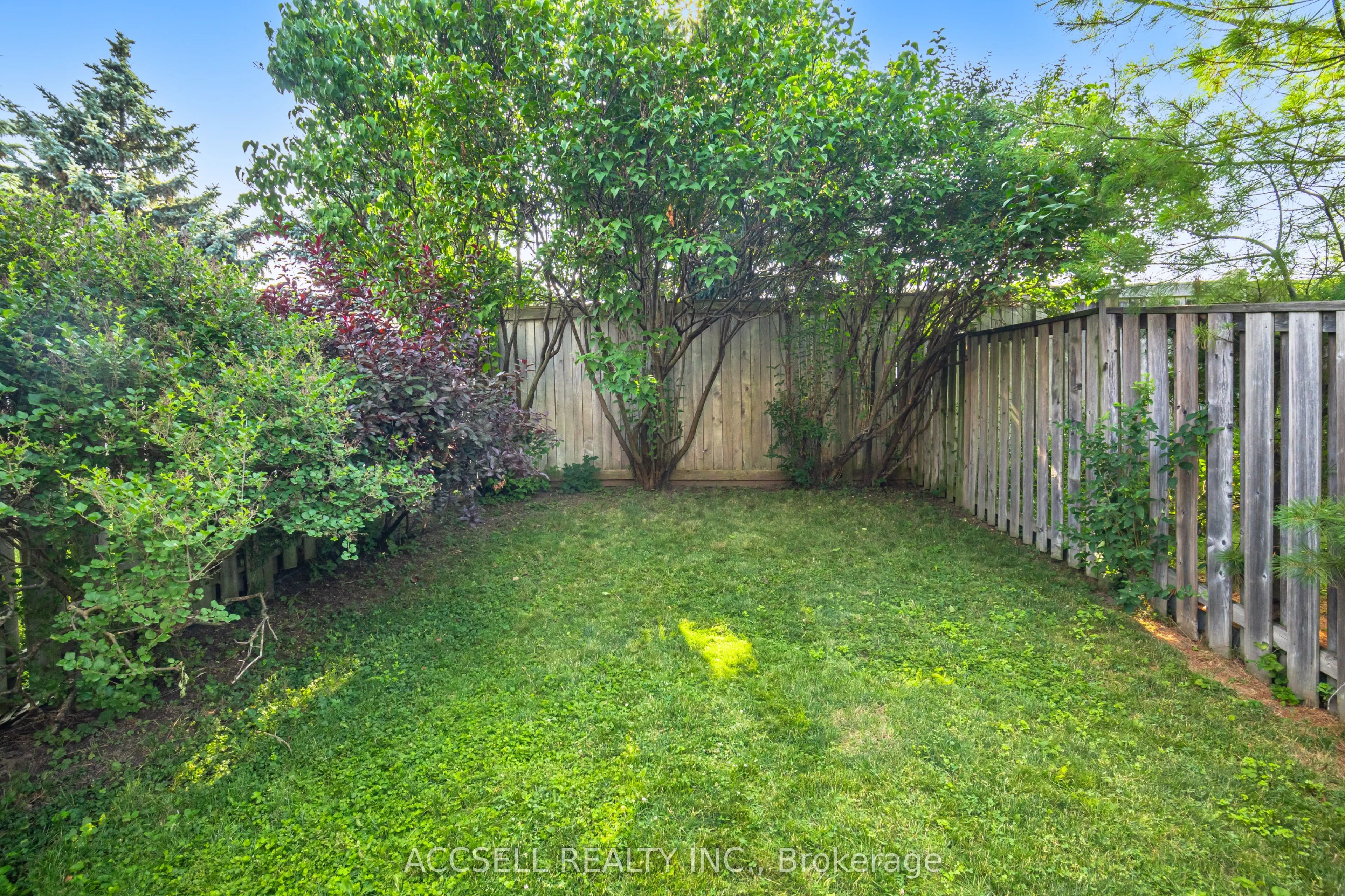 188 Deepsprings Crescent