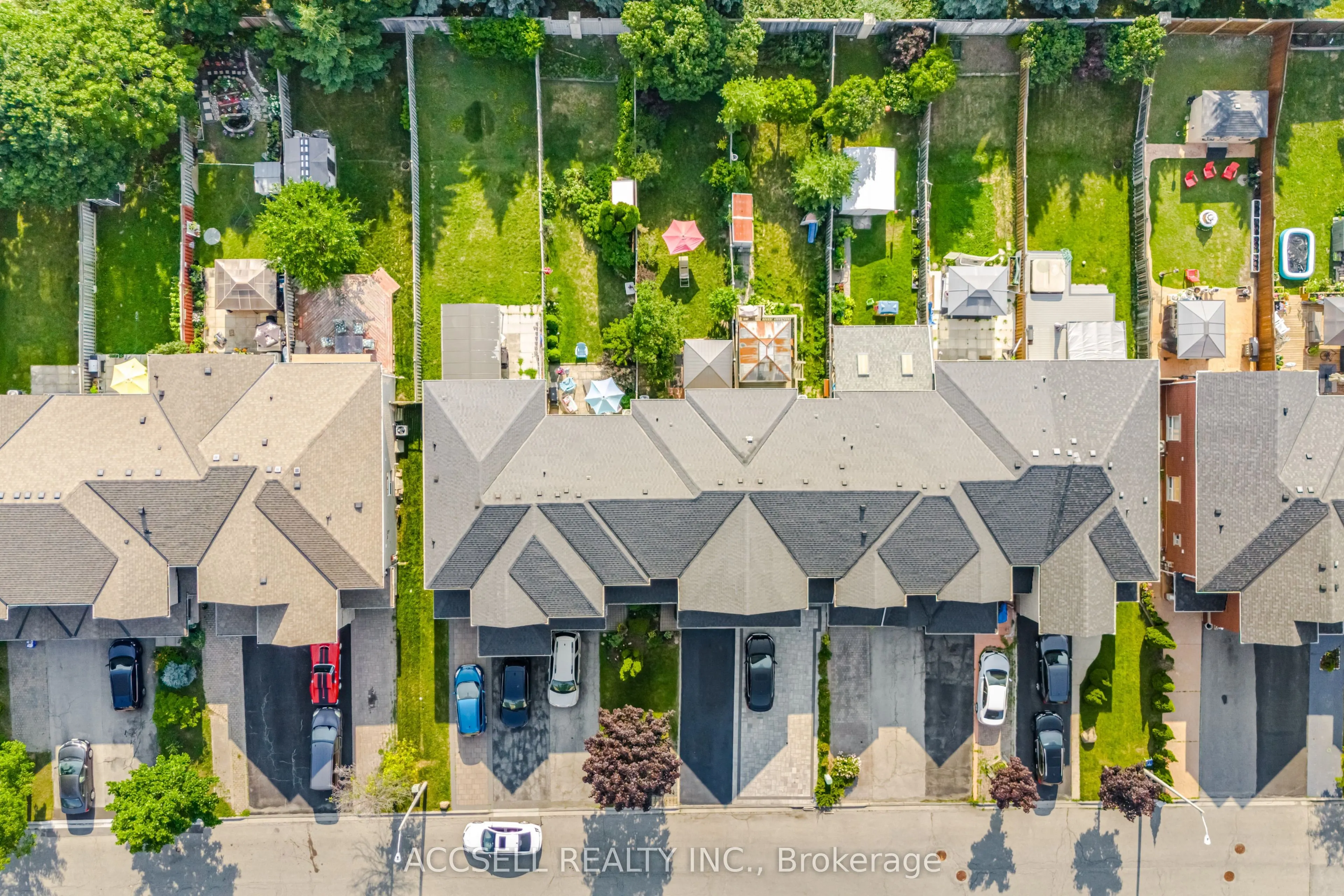 188 Deepsprings Crescent