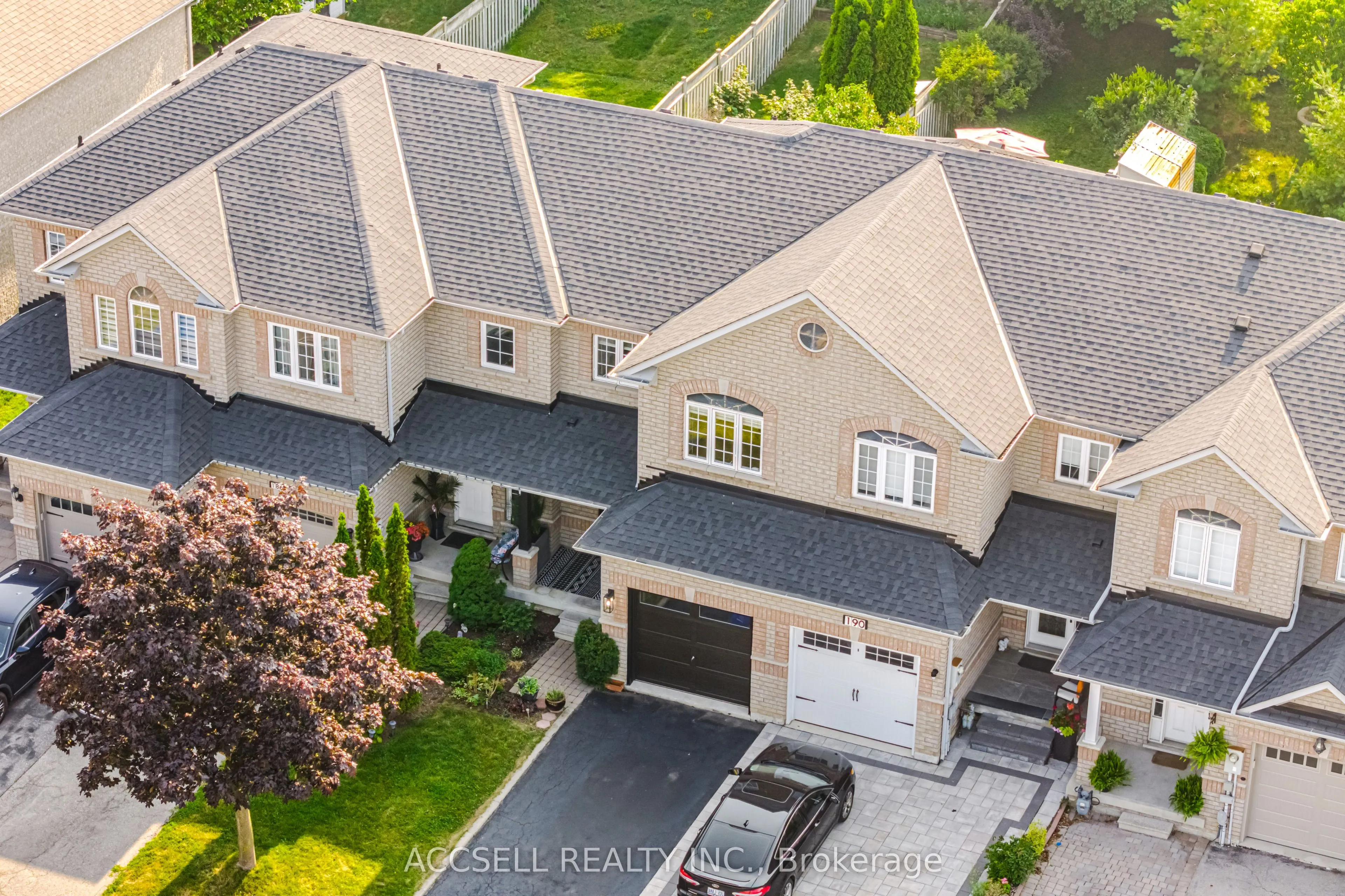 188 Deepsprings Crescent