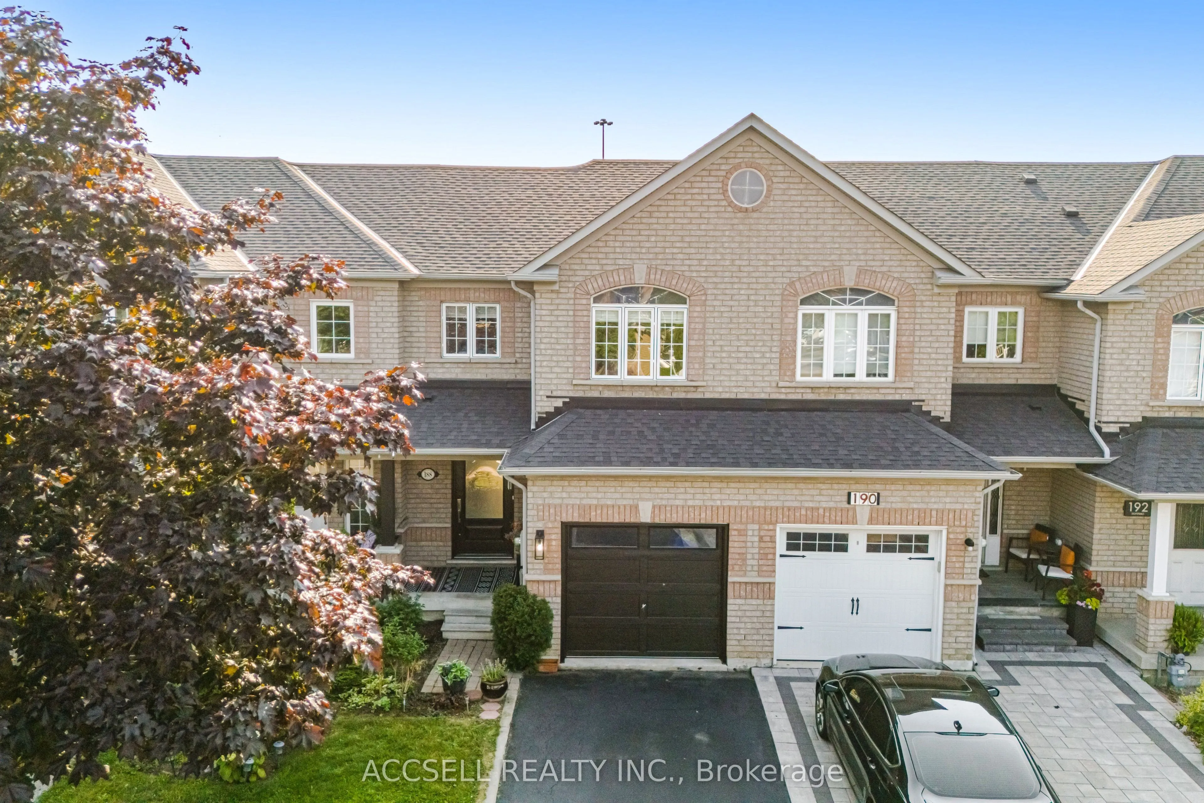 188 Deepsprings Crescent