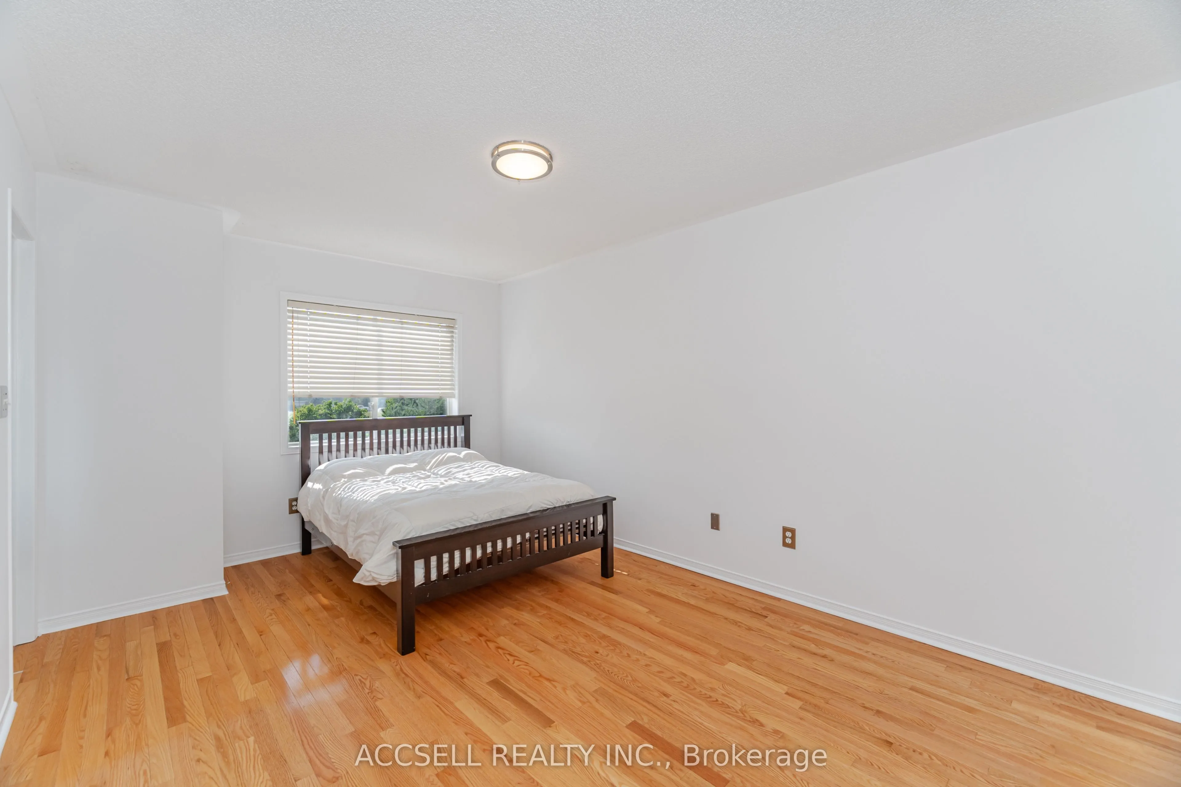 188 Deepsprings Crescent