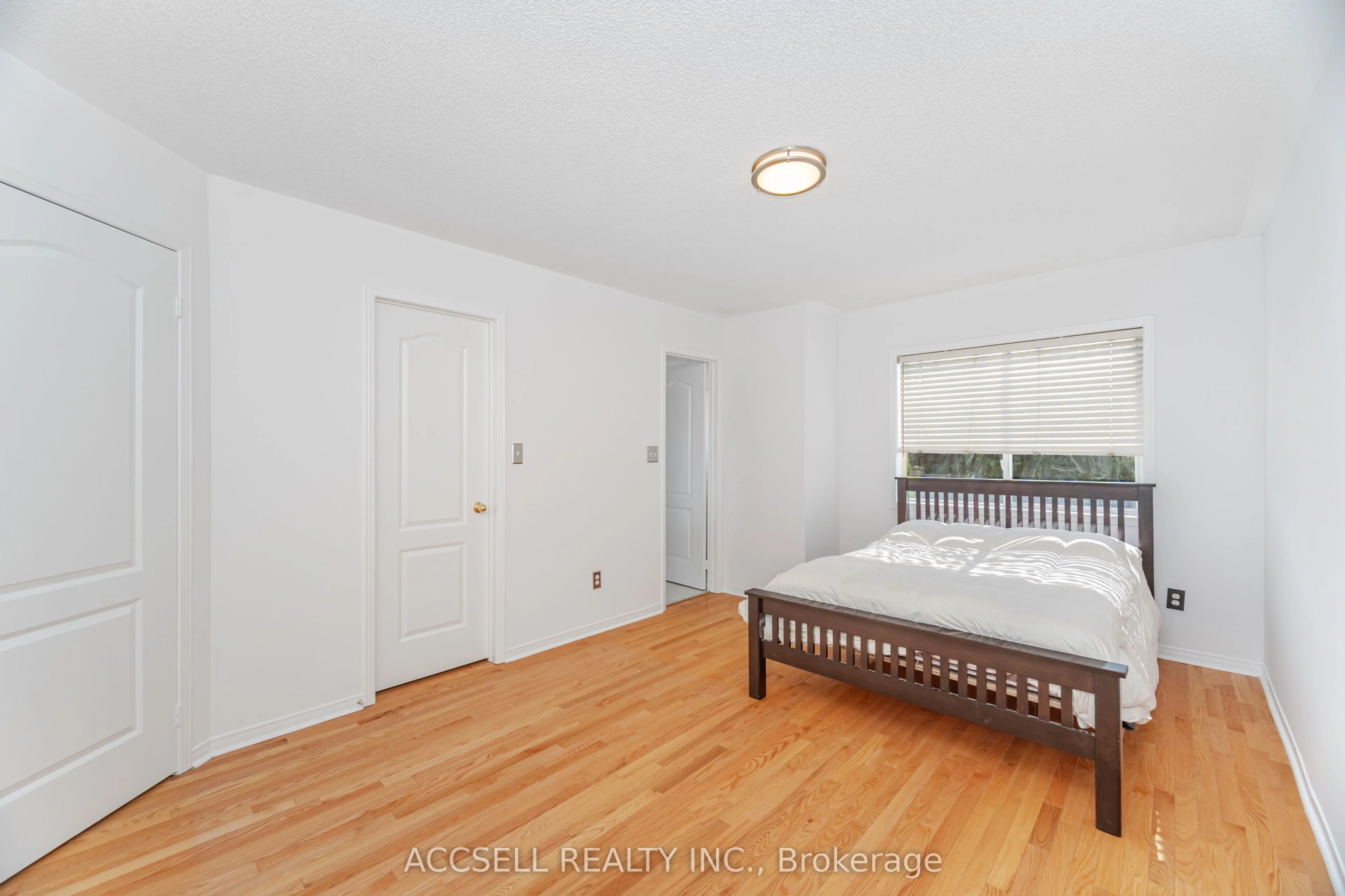 188 Deepsprings Crescent