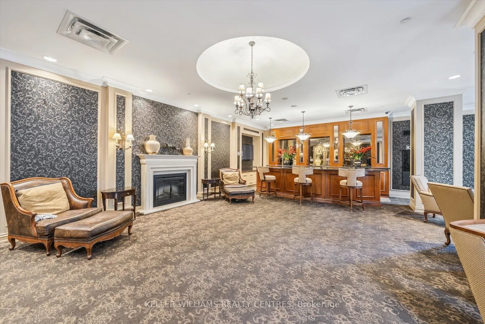 9245 Jane Street, #902