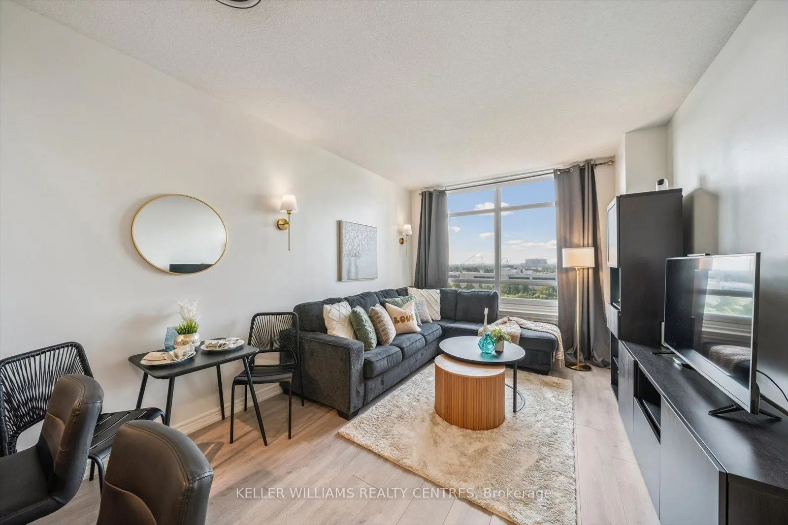 9245 Jane Street, #902