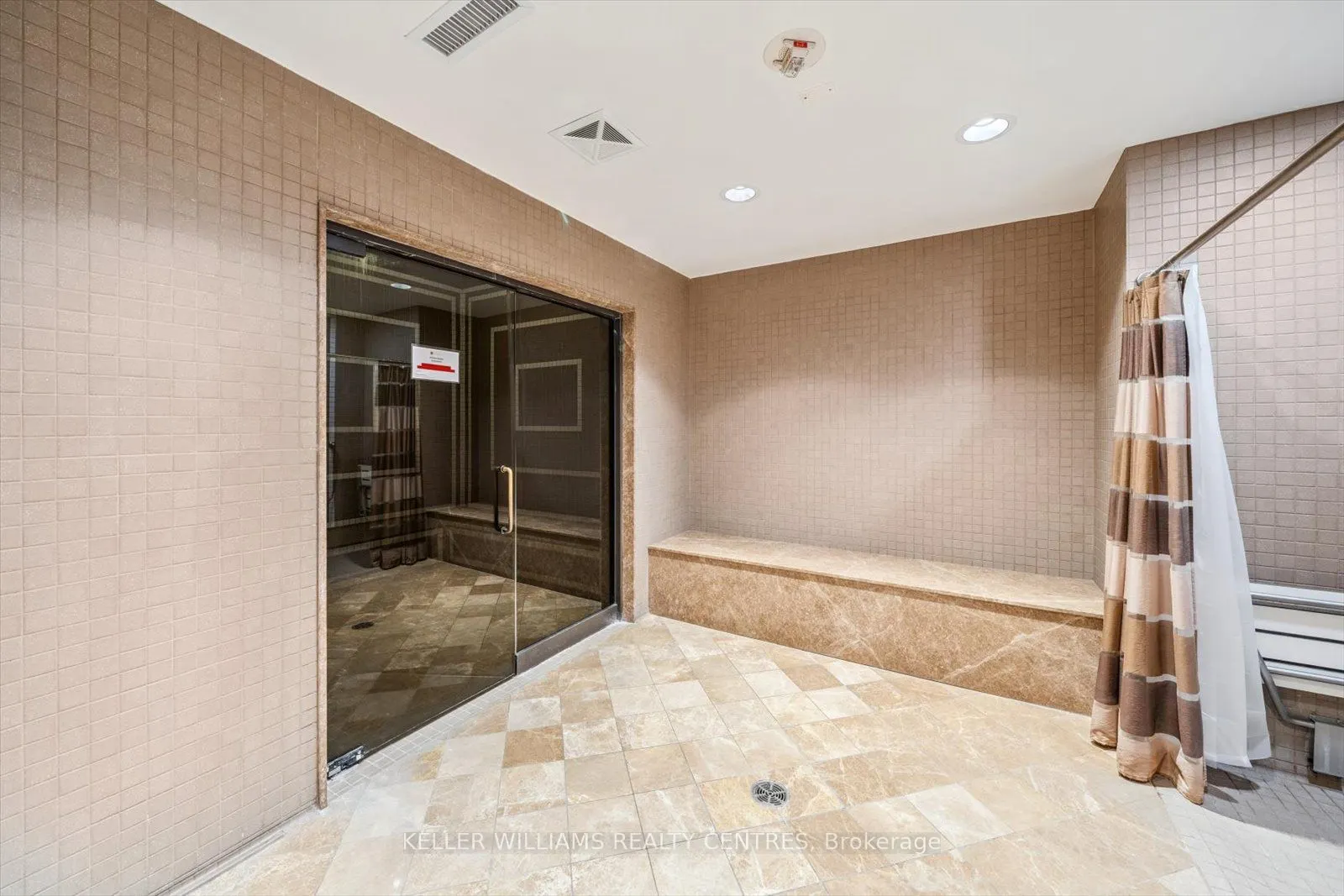 9245 Jane Street, #902