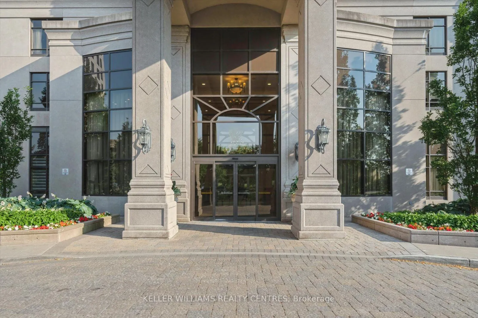 9245 Jane Street, #902