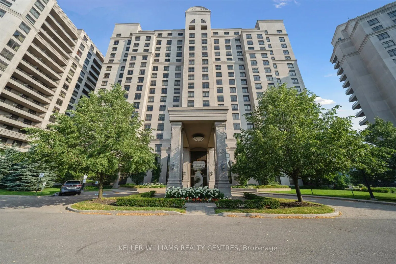 9245 Jane Street, #902