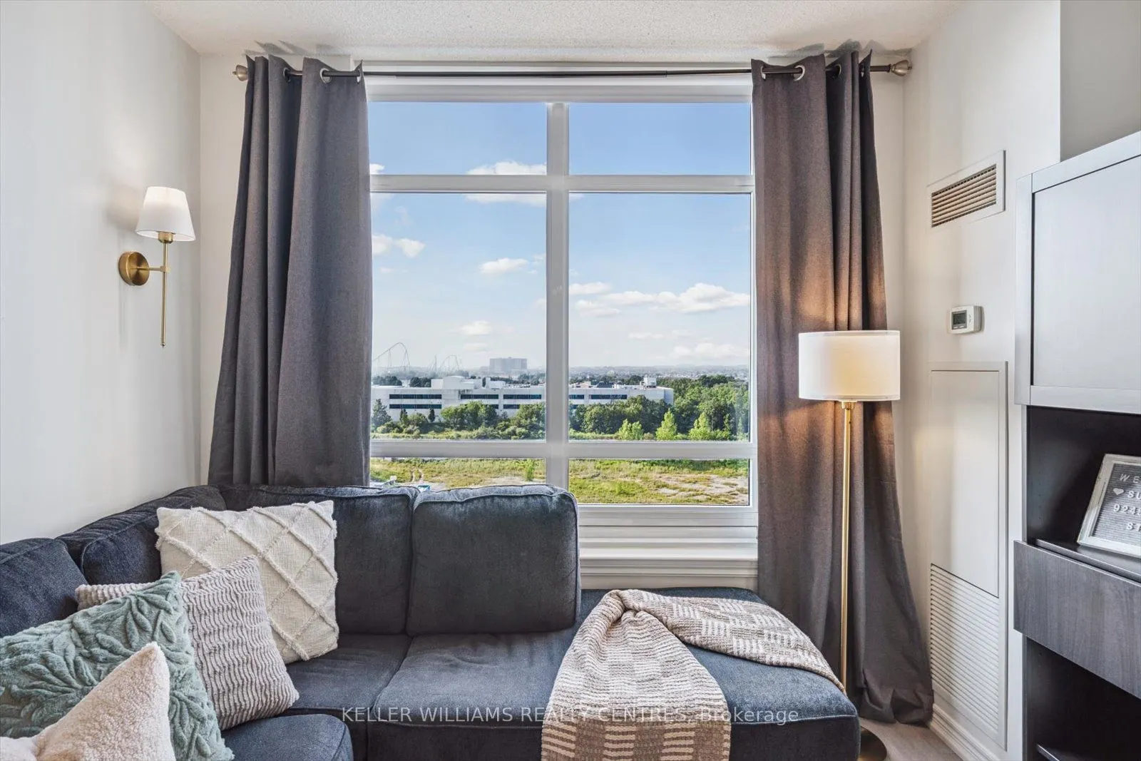9245 Jane Street, #902
