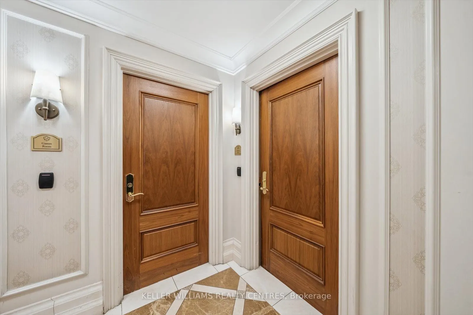 9245 Jane Street, #902