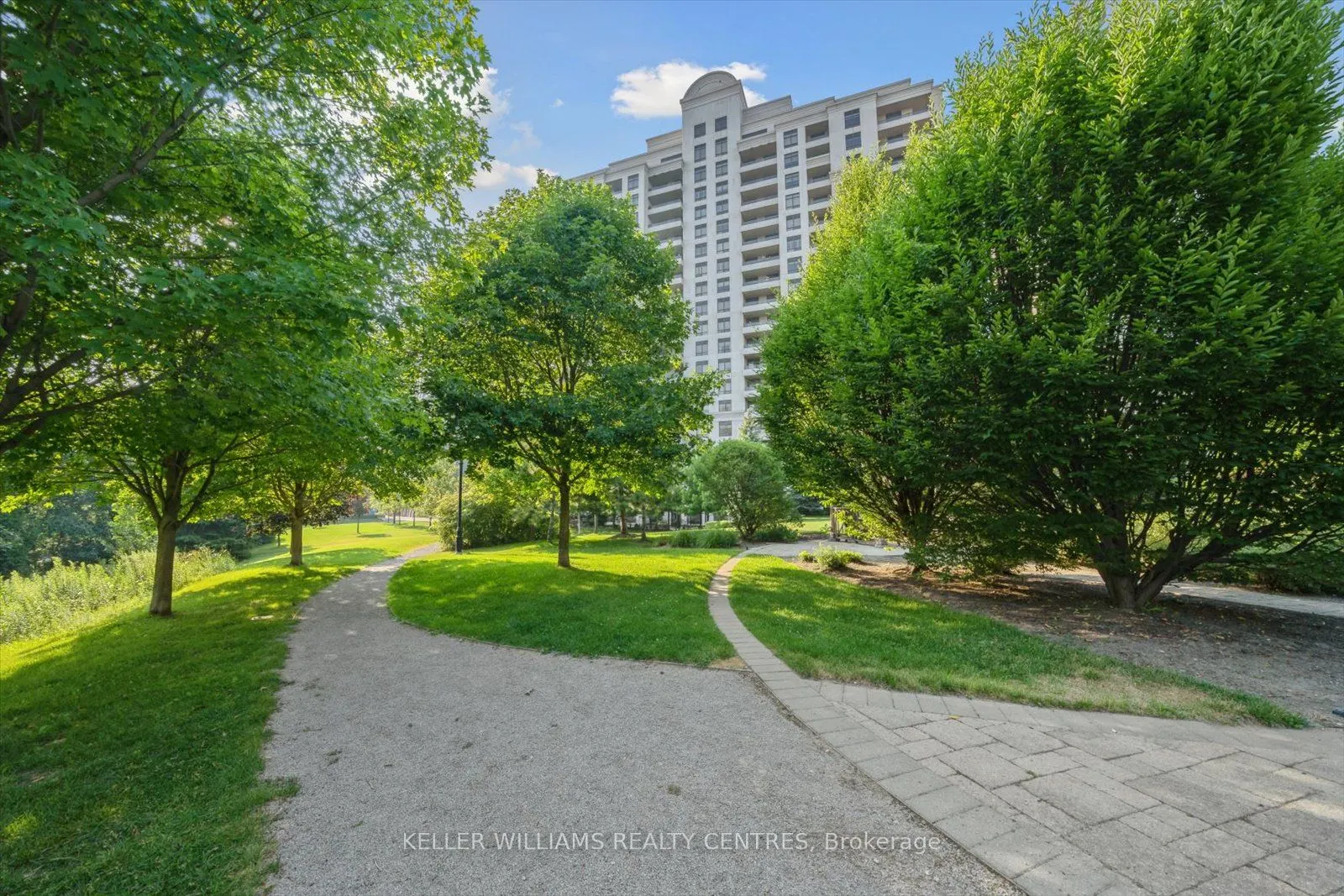 9245 Jane Street, #902