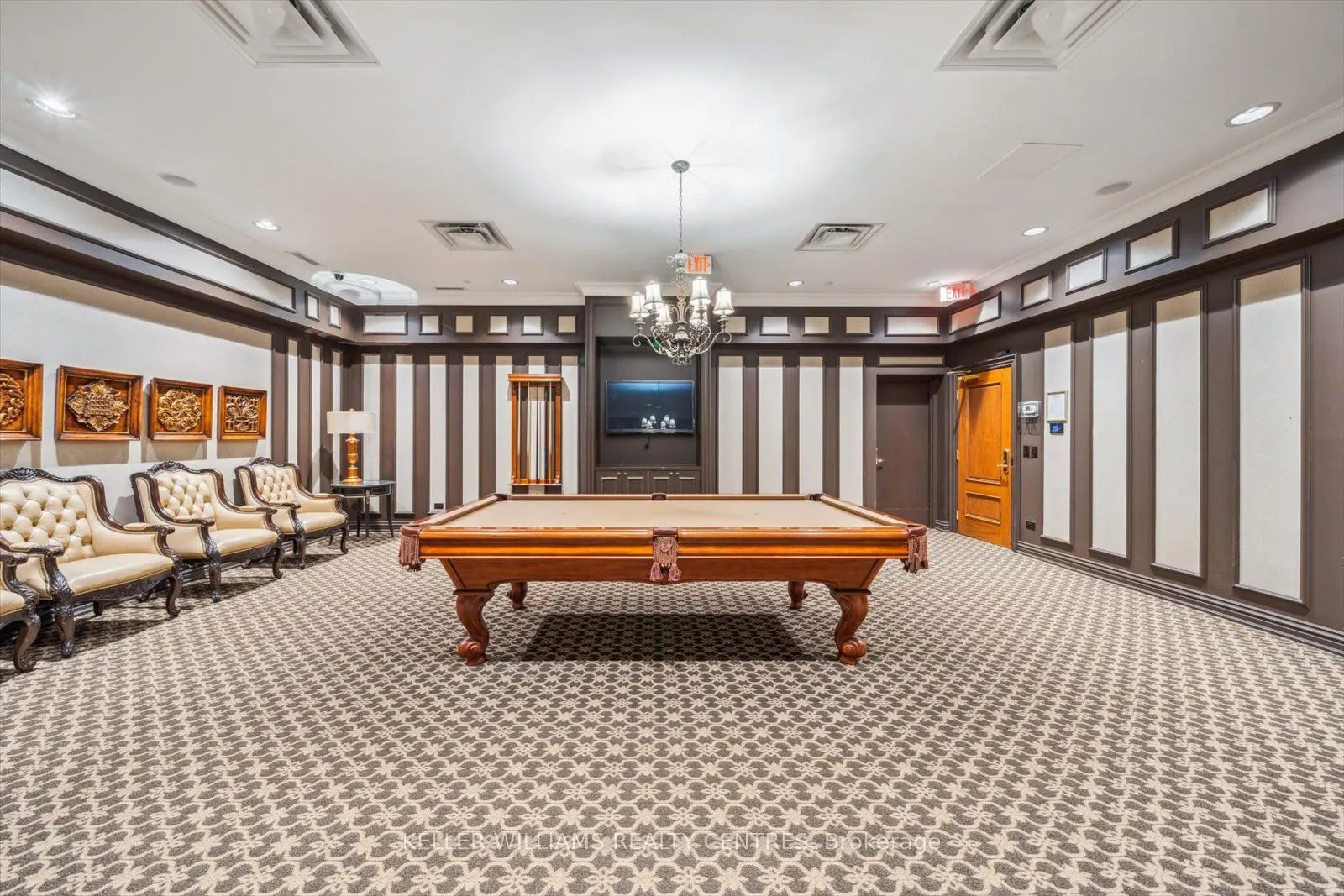 9245 Jane Street, #902