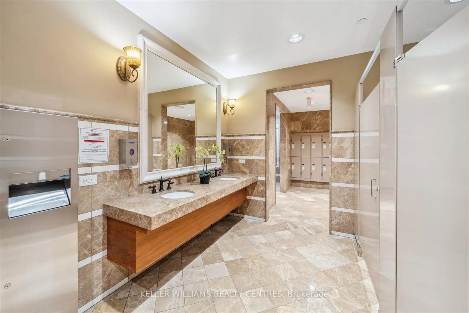 9245 Jane Street, #902