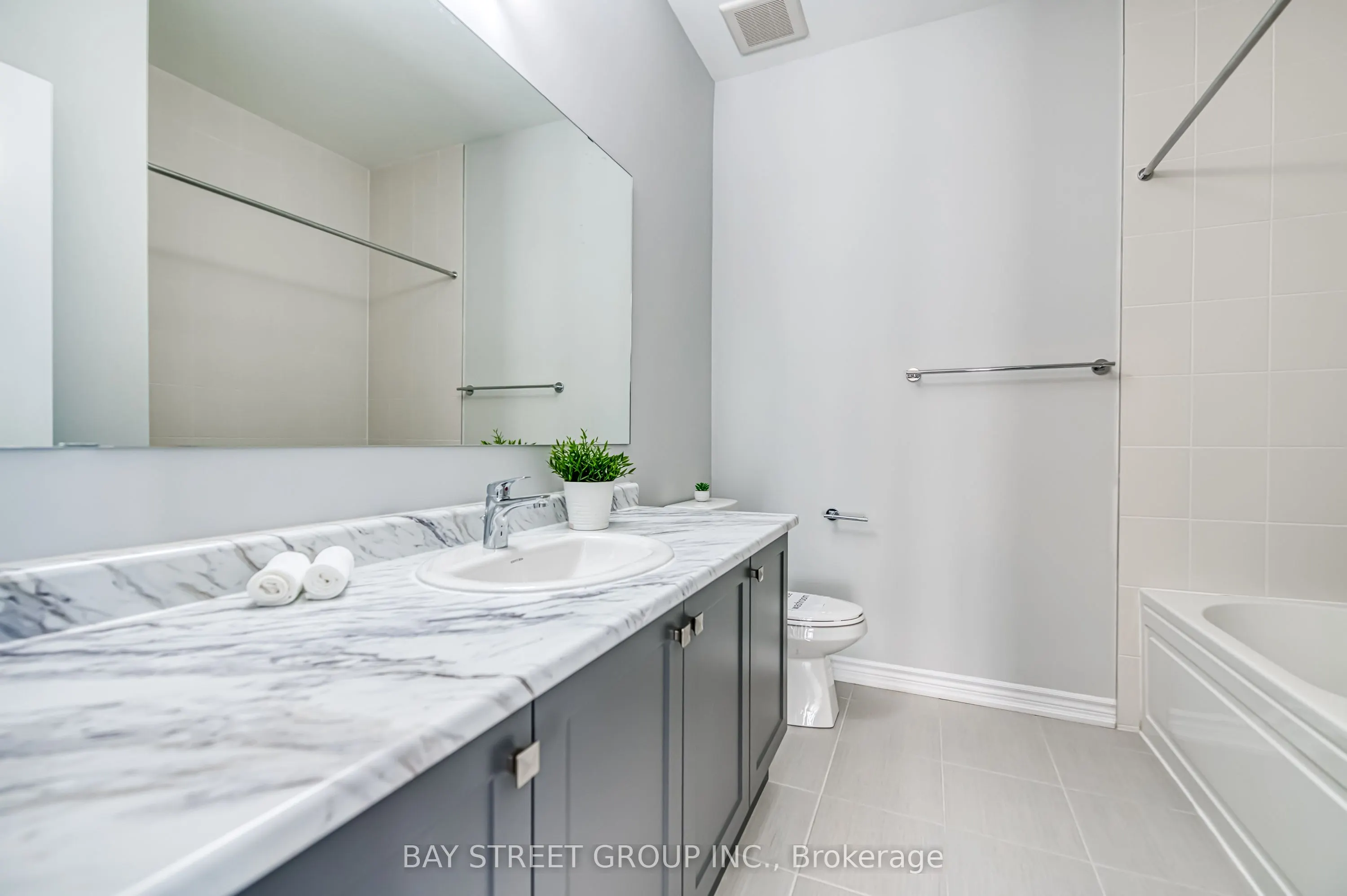 32 Jessica Antonella Street