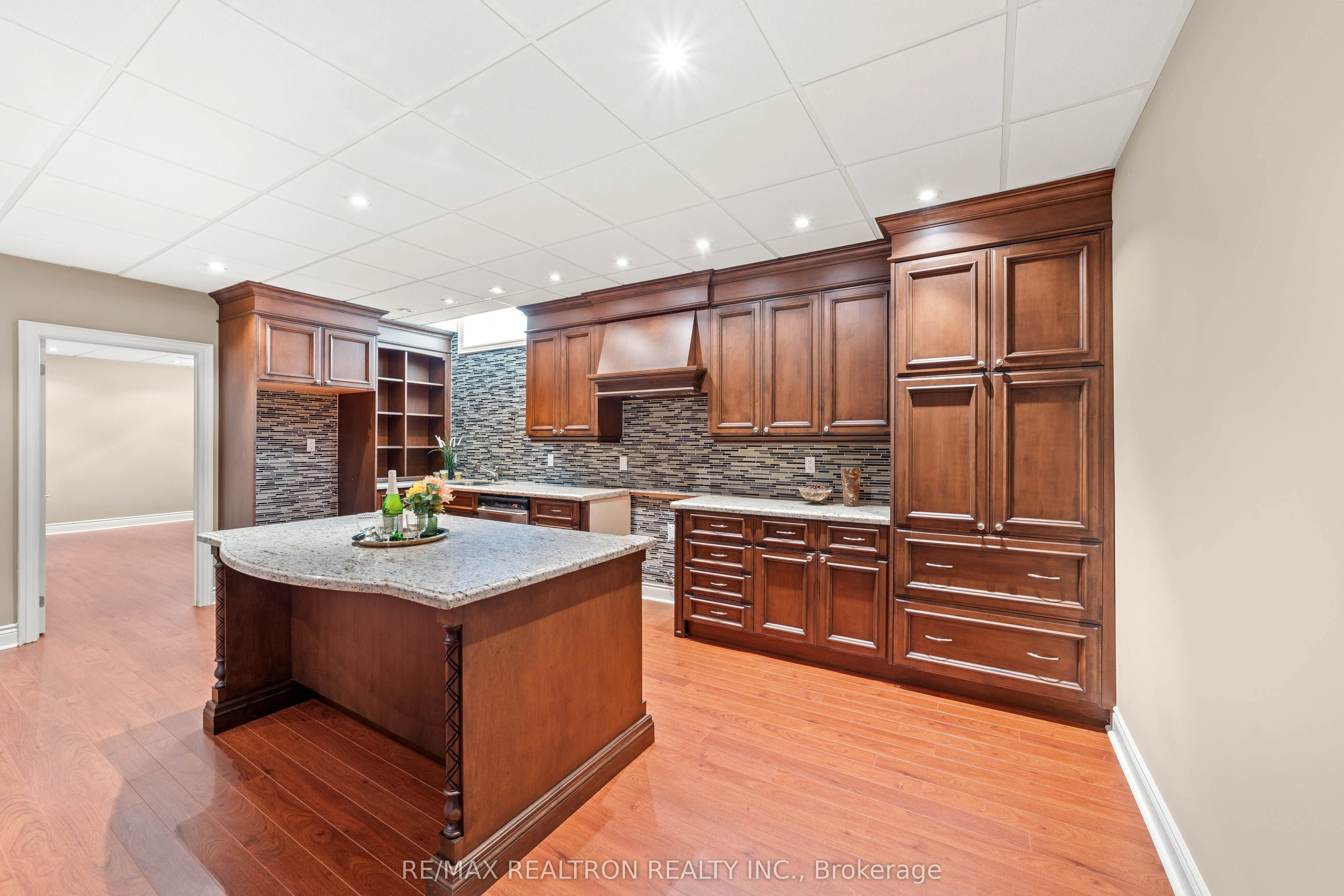 86 Novaview Crescent
