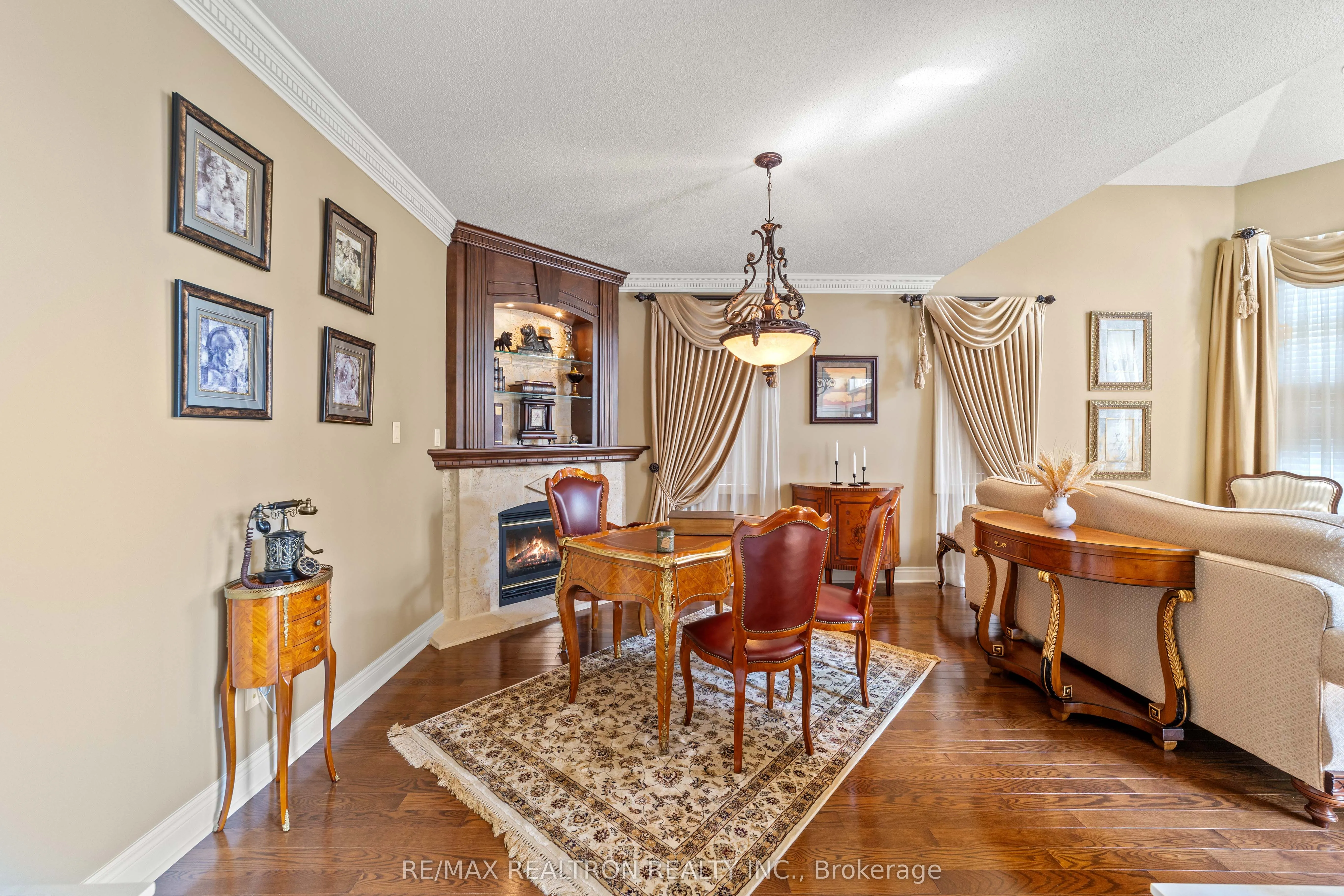 86 Novaview Crescent