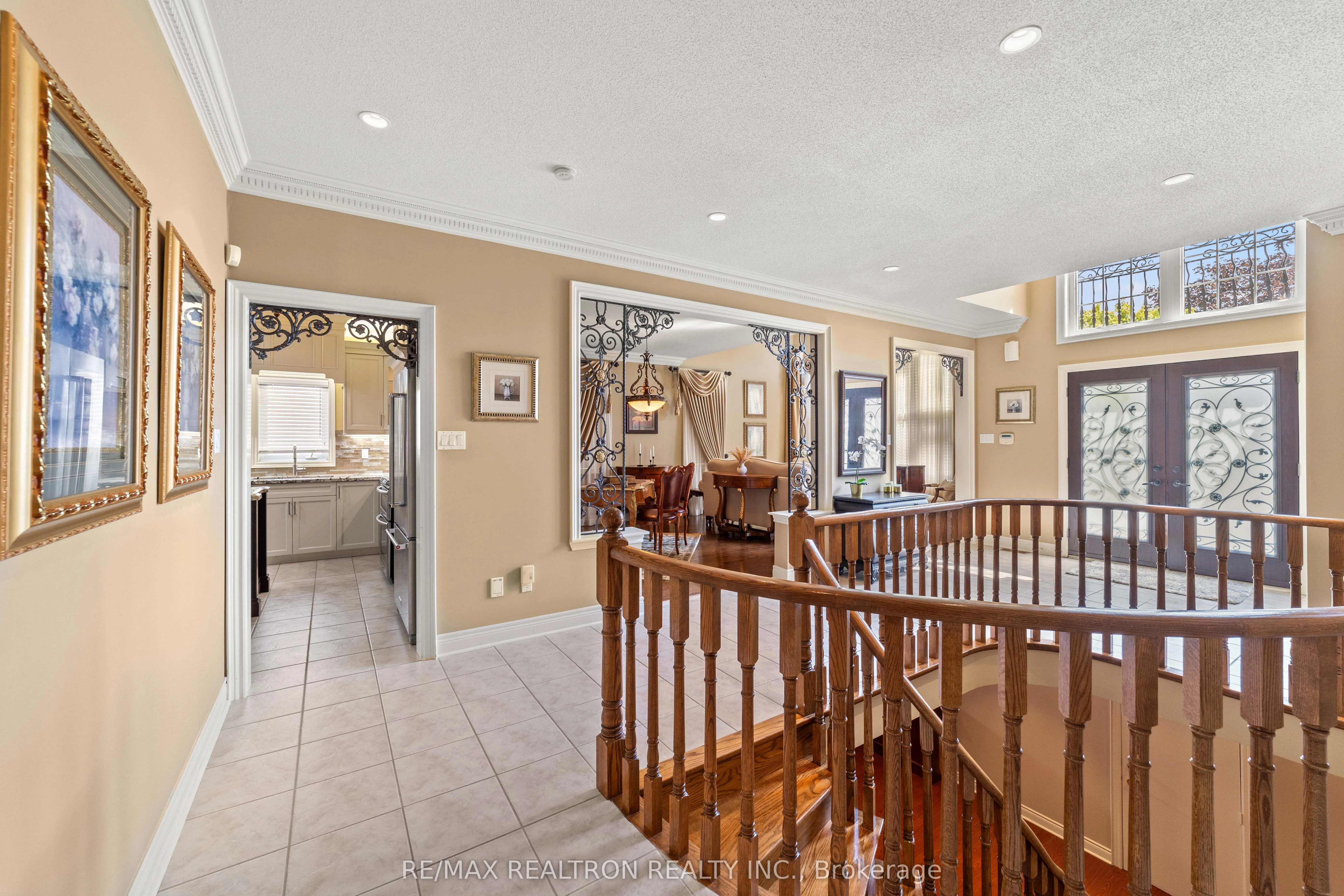 86 Novaview Crescent