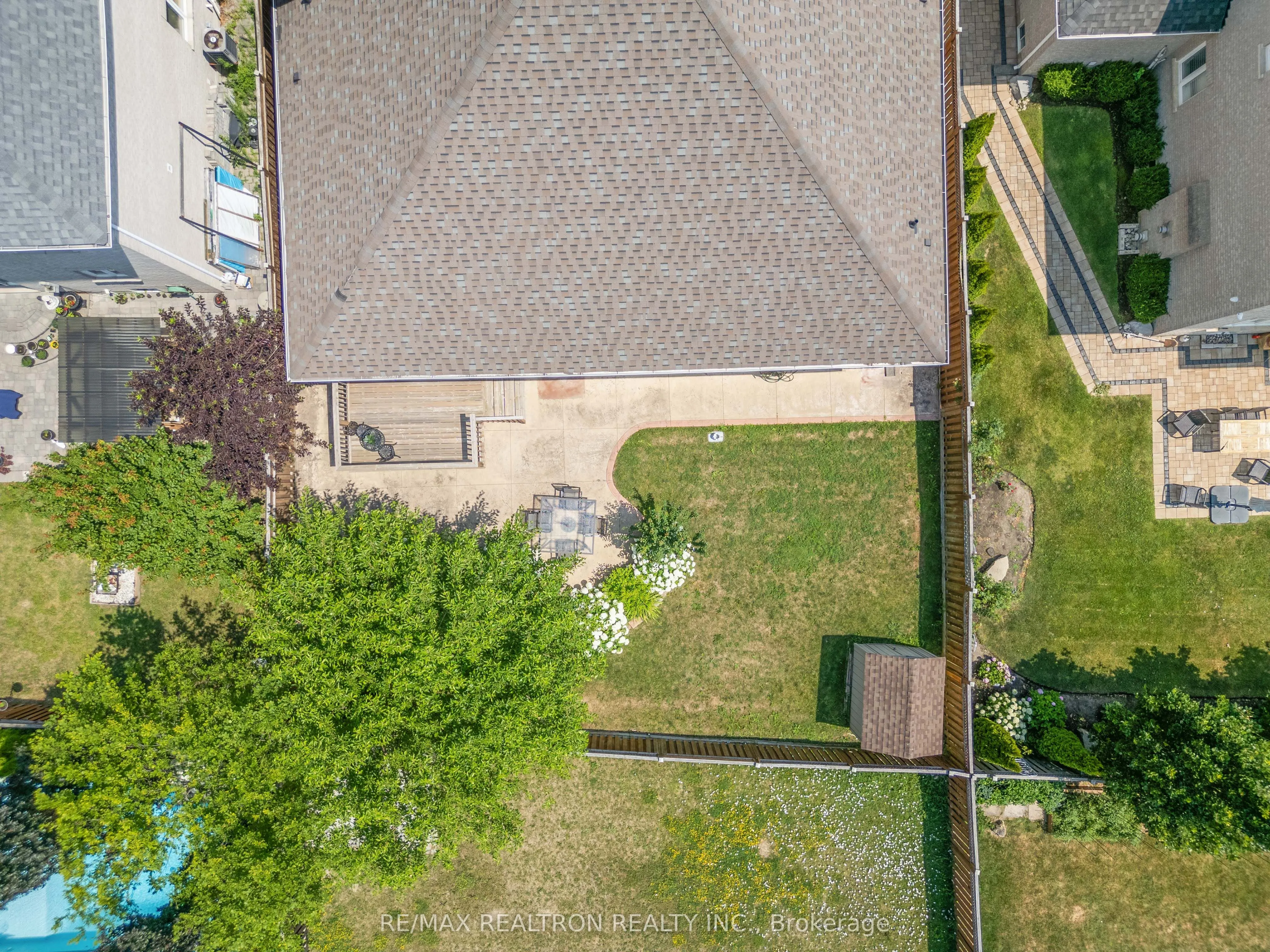 86 Novaview Crescent