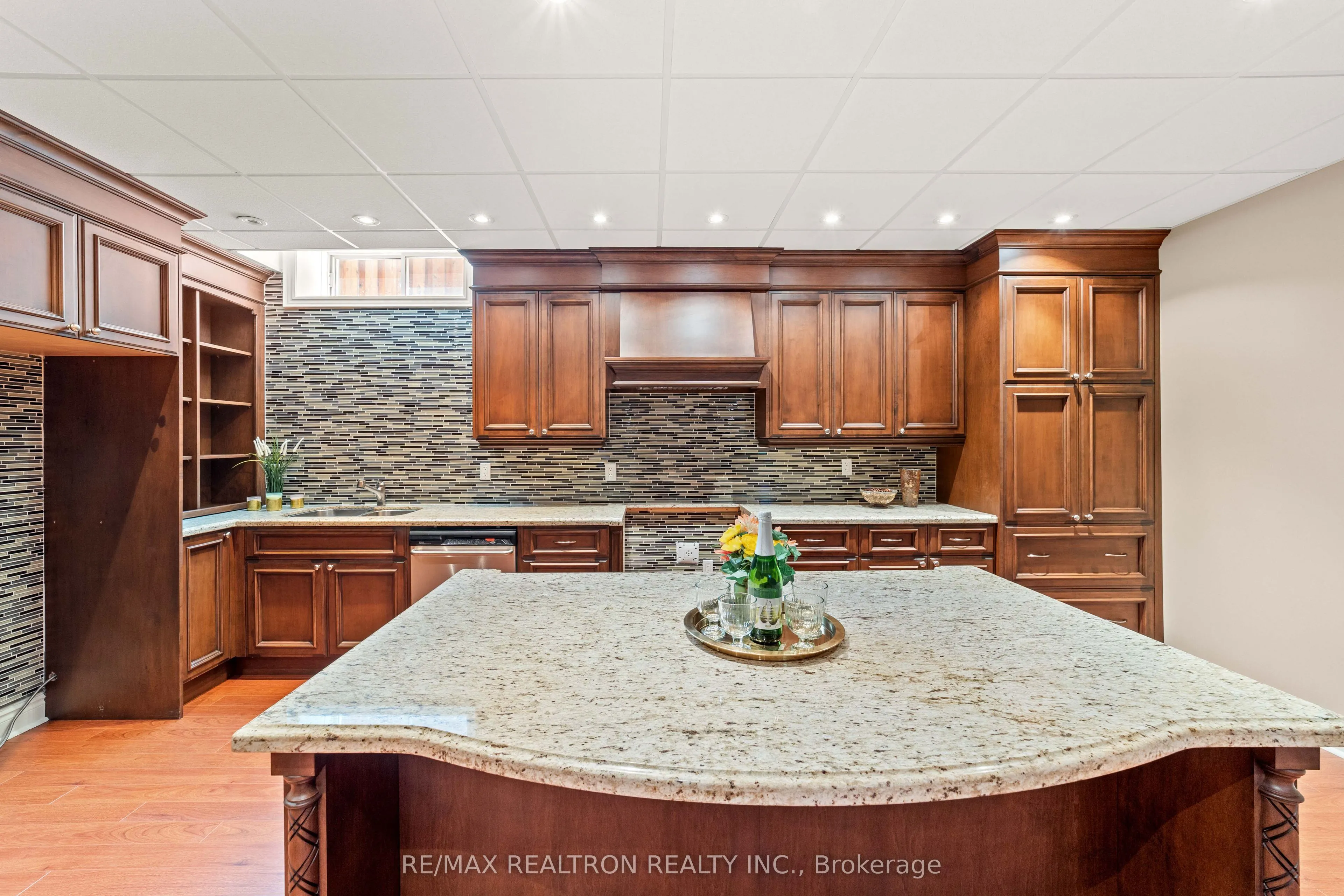 86 Novaview Crescent