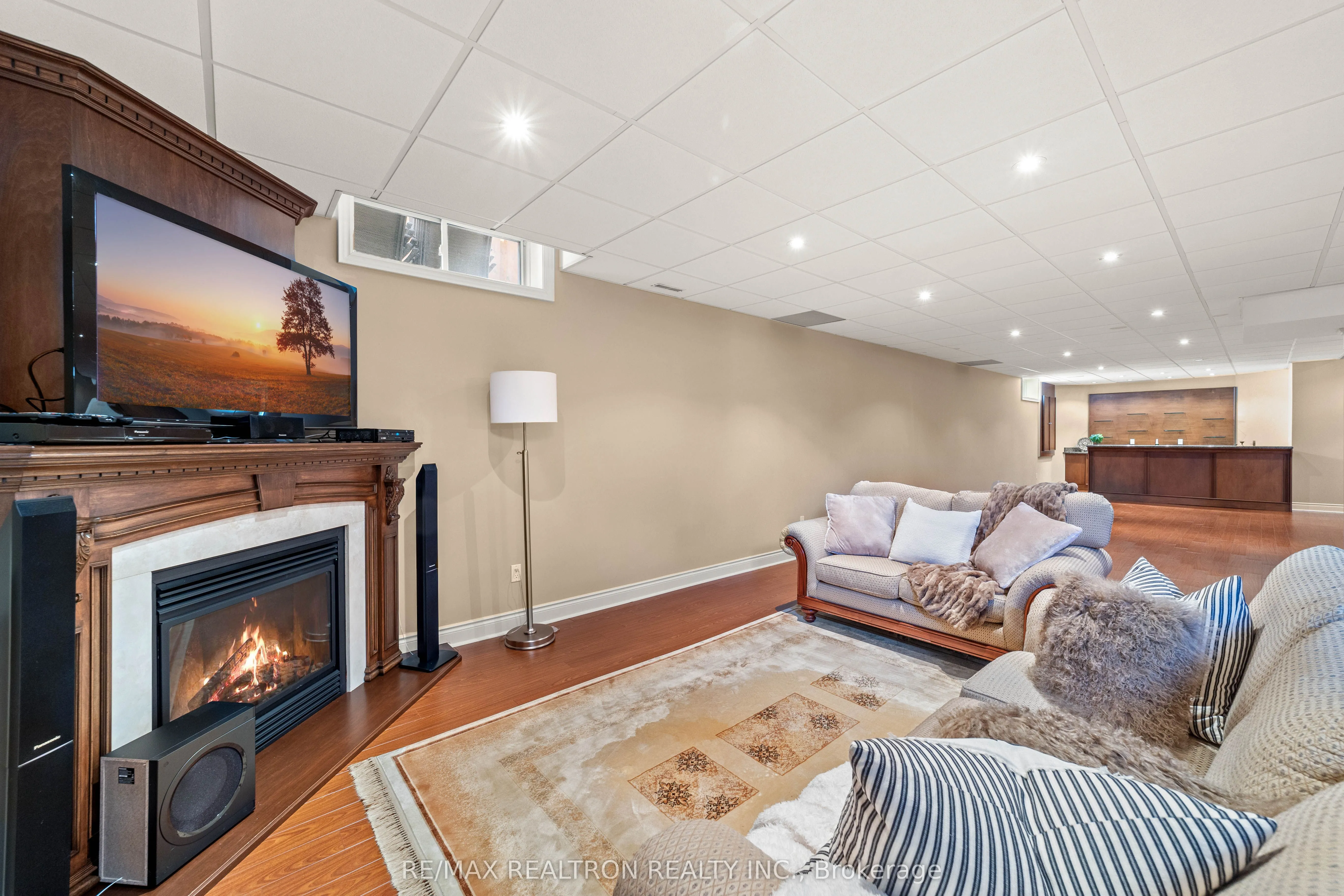 86 Novaview Crescent