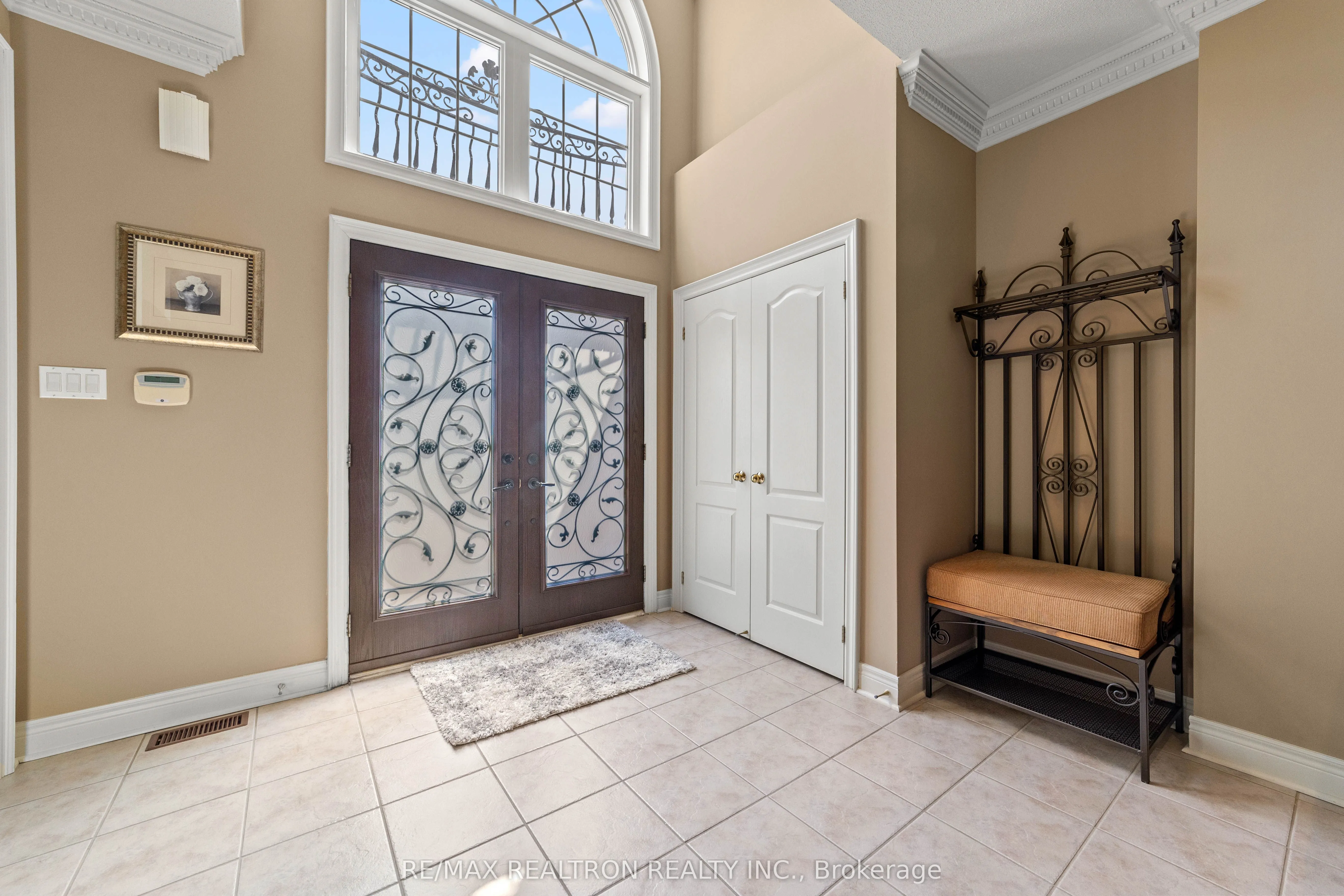 86 Novaview Crescent