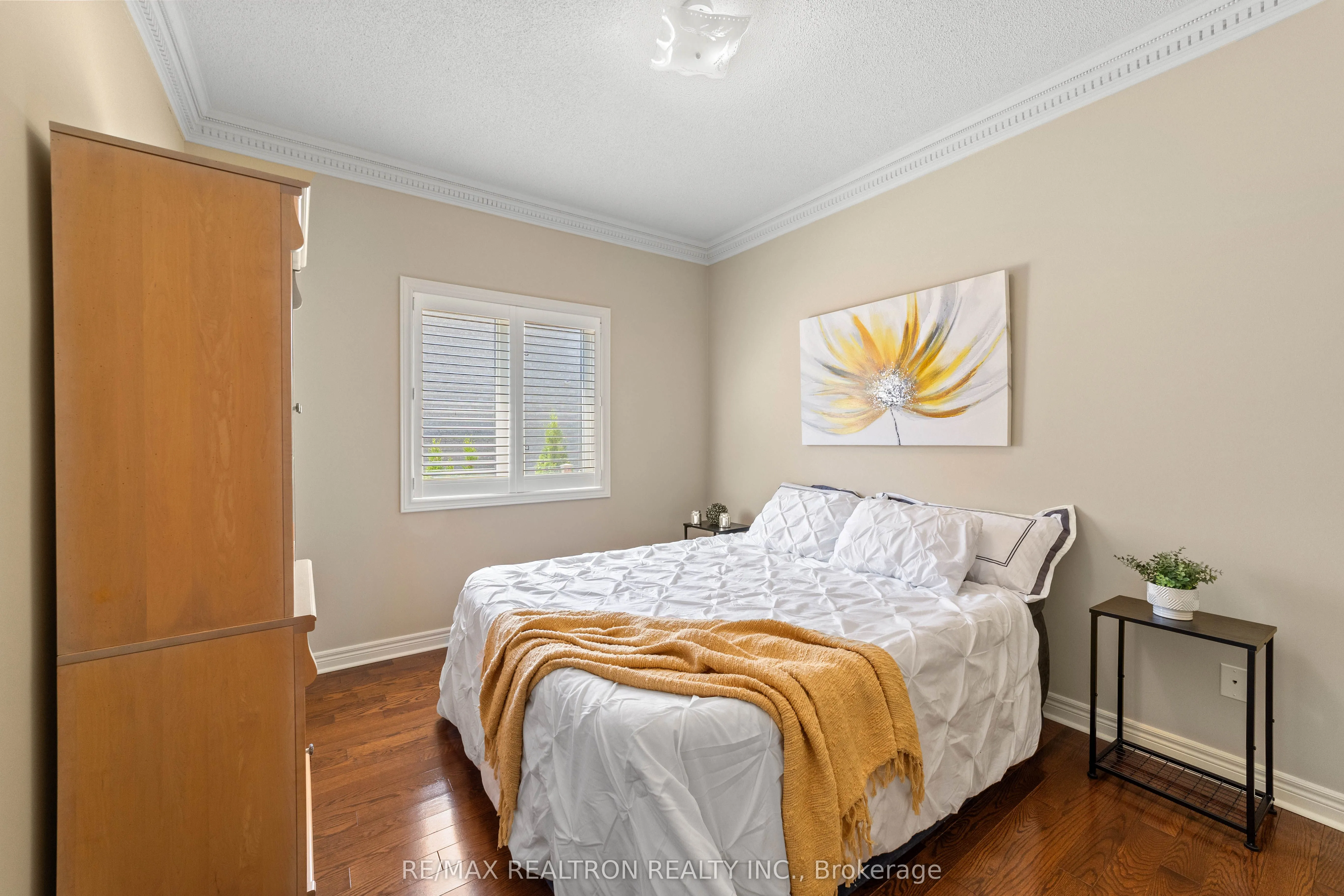 86 Novaview Crescent