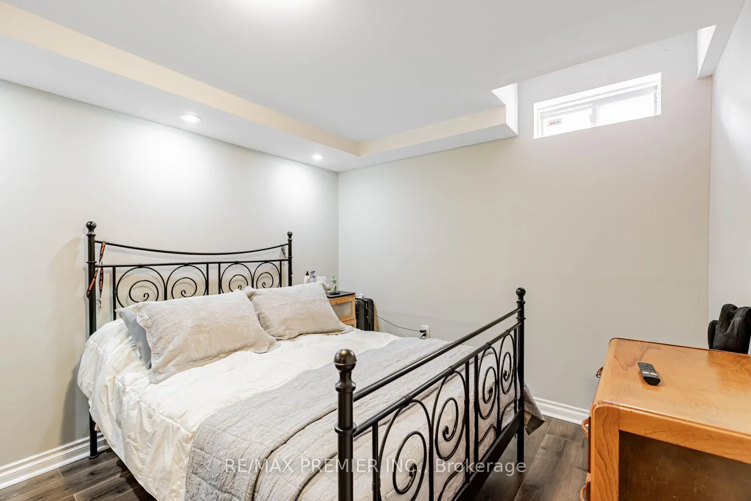 215 Equator Crescent