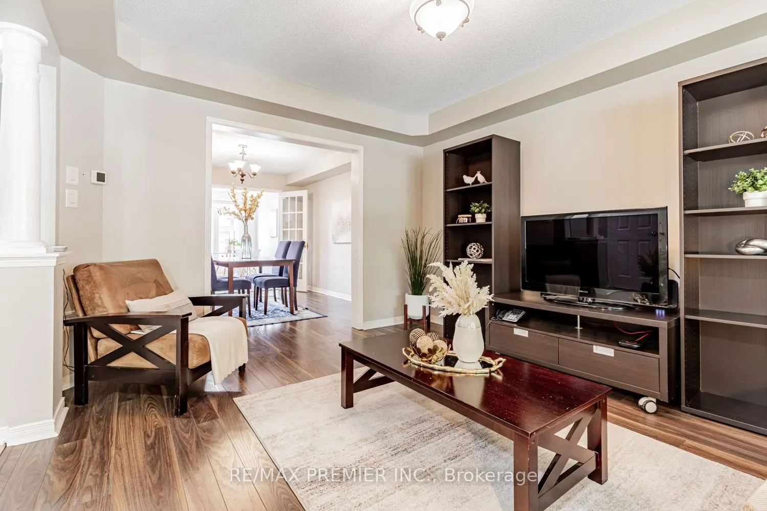 215 Equator Crescent
