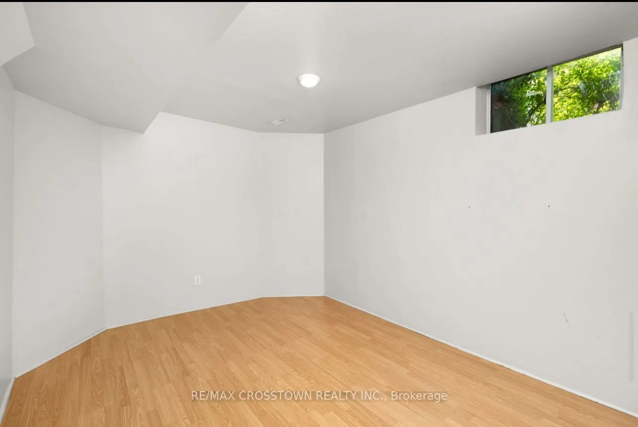 1937 Wilson Street W