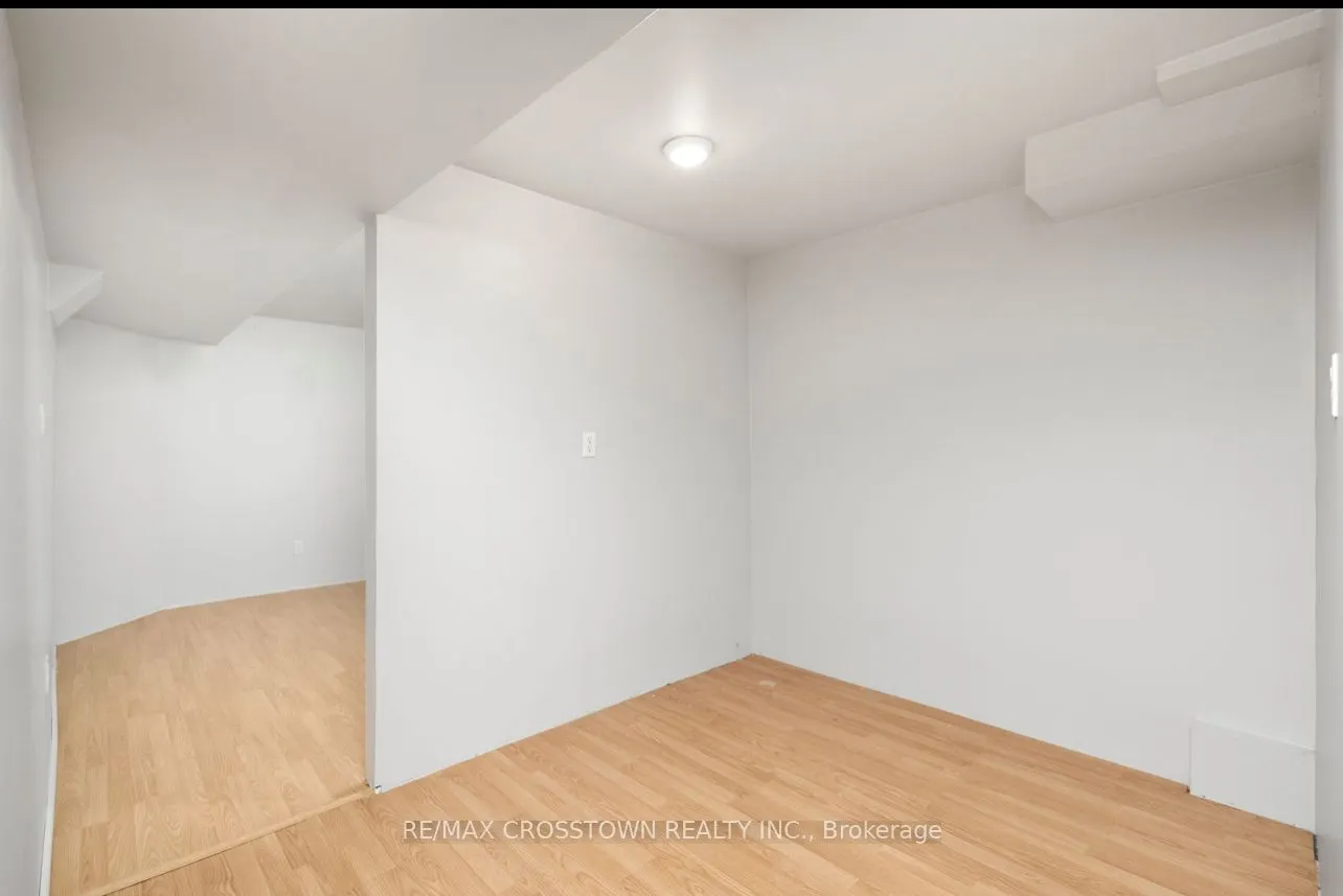 1937 Wilson Street W