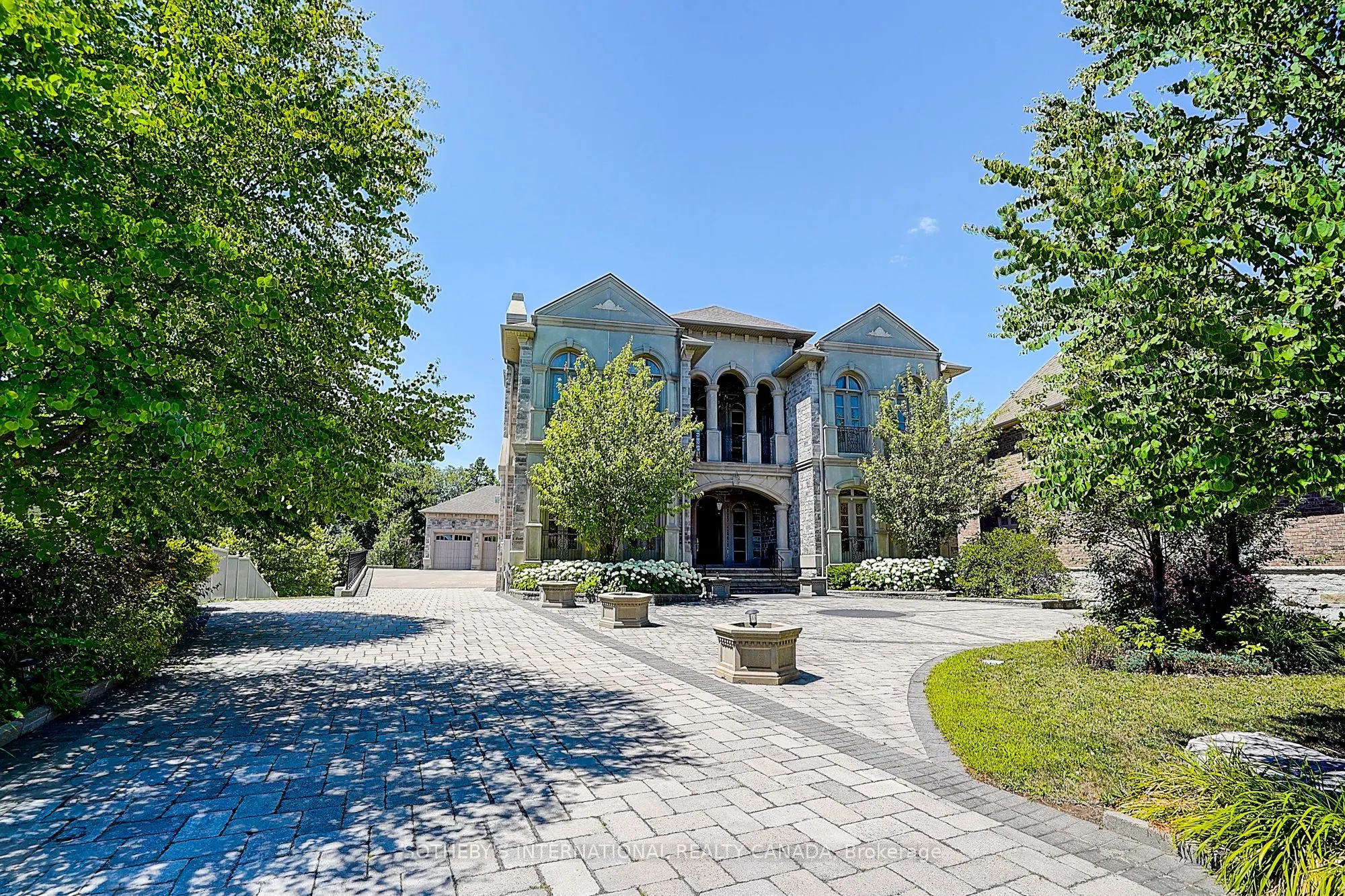 71 Grandvista Crescent