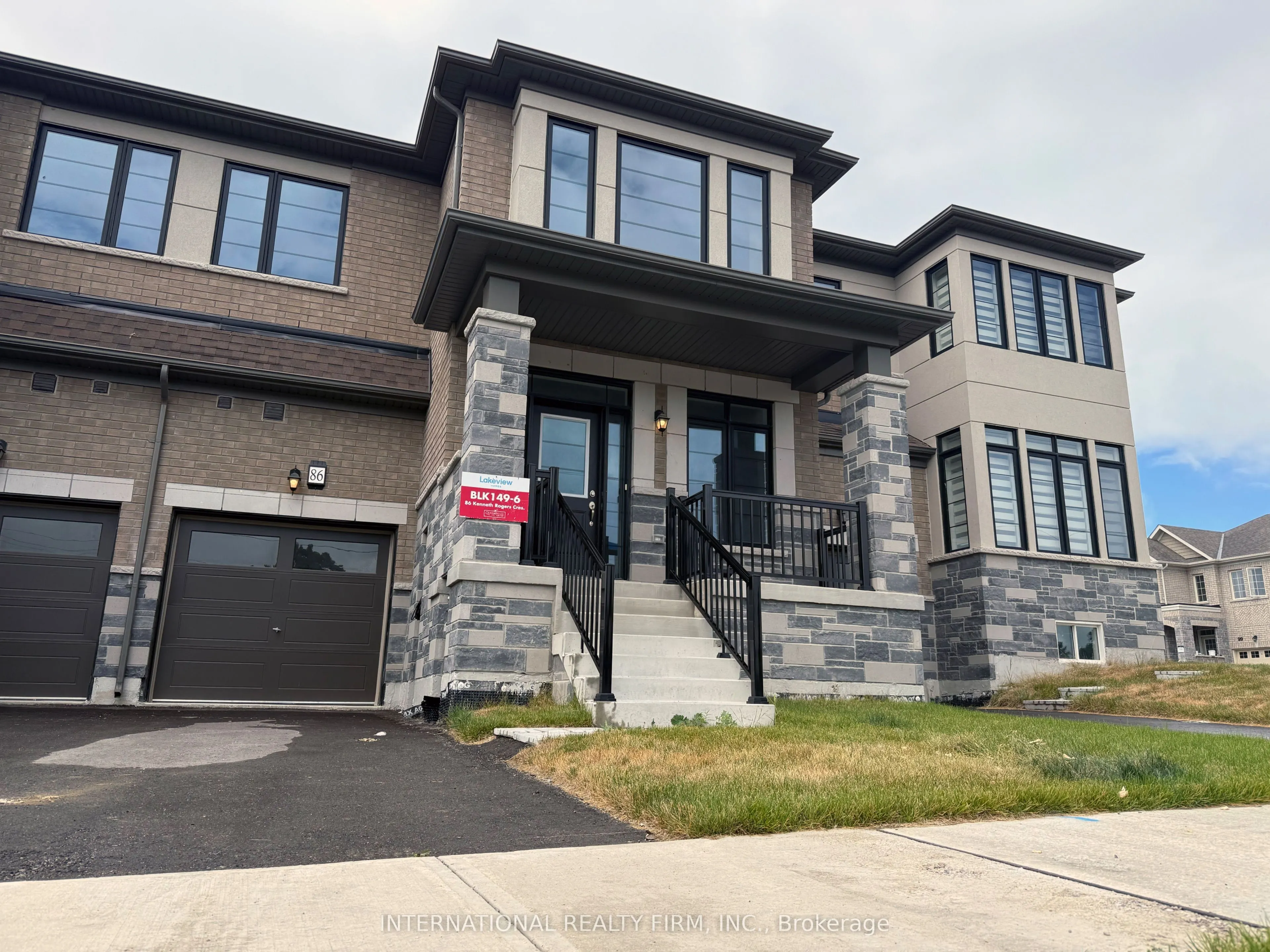 86 Kenneth Rogers Crescent
