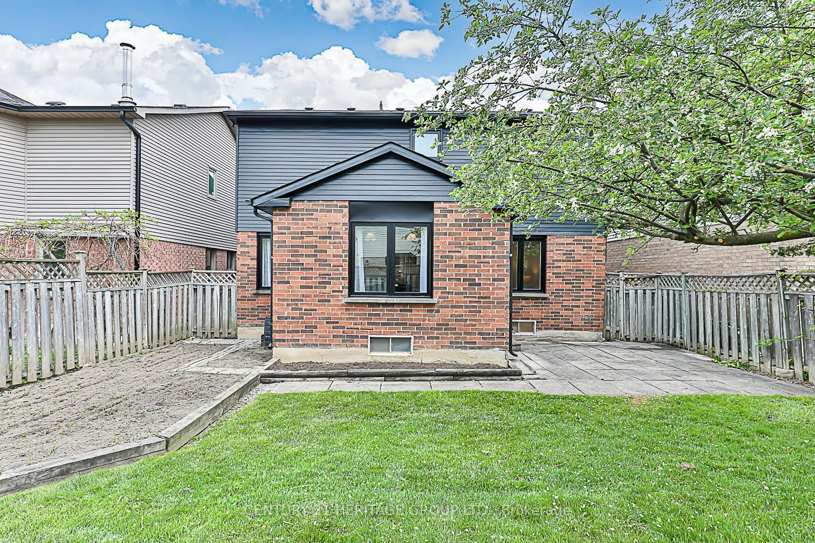 35 Buchanan Crescent