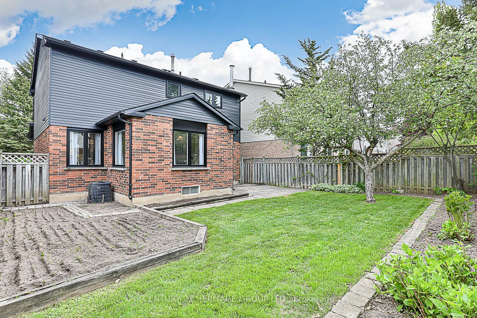 35 Buchanan Crescent