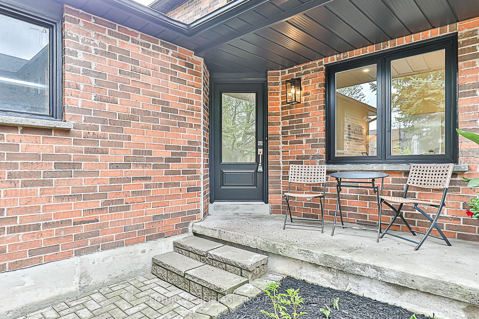 35 Buchanan Crescent