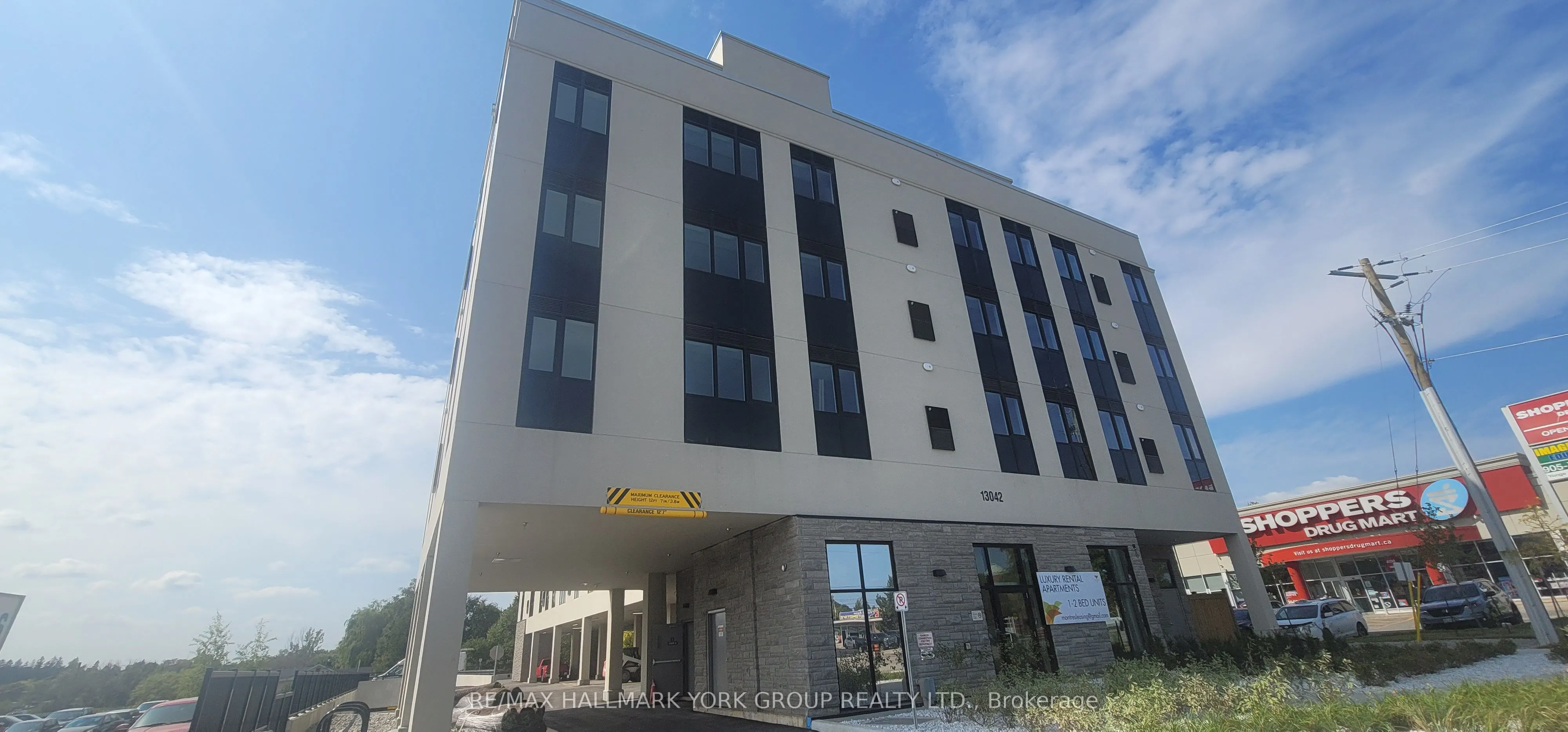 13042 Yonge Street, #PH04