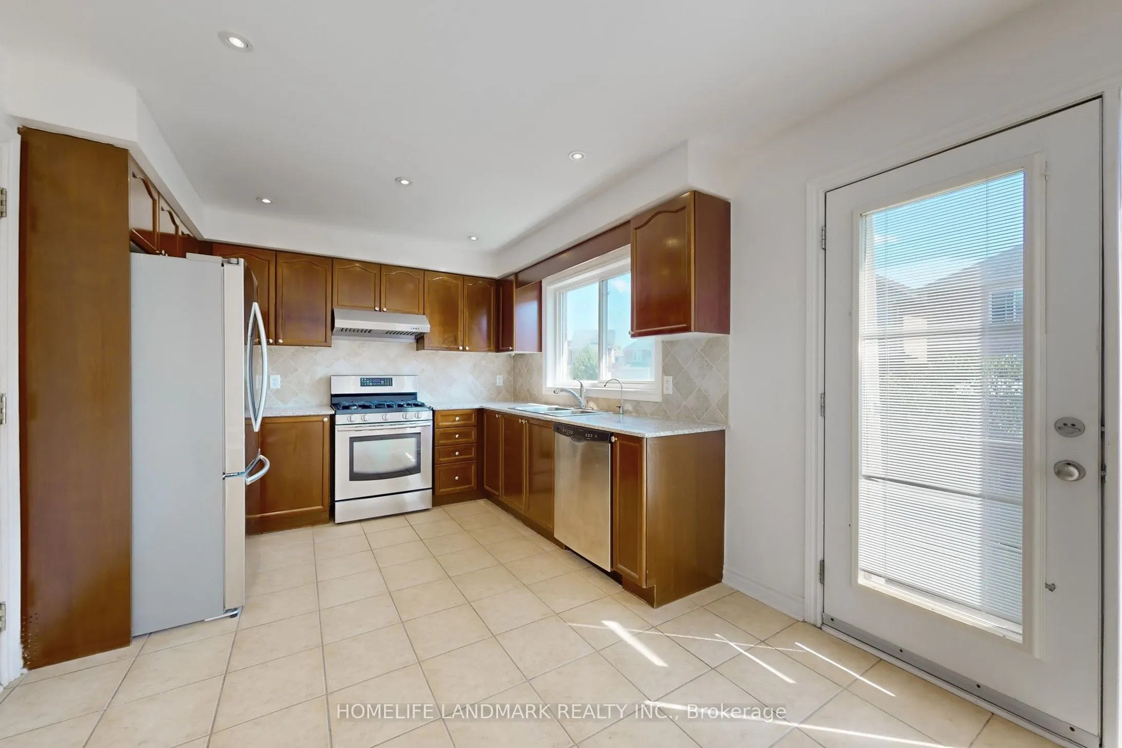37 Roy Rainey Avenue, #(Main & Second Floor)