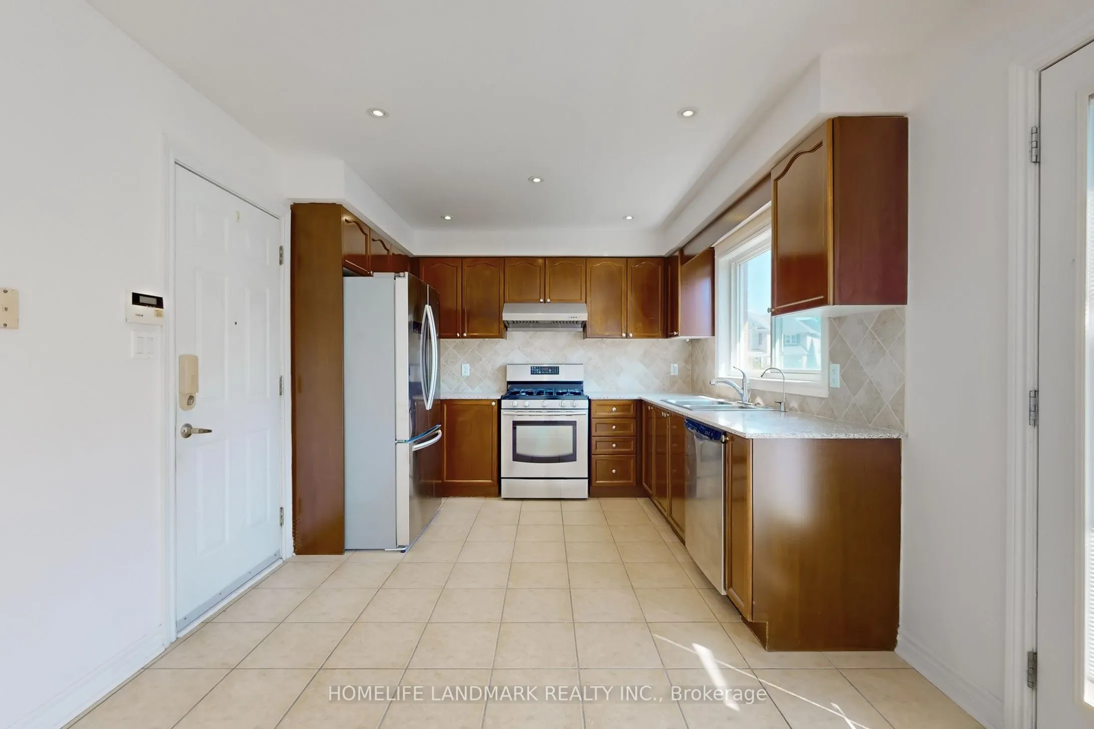 37 Roy Rainey Avenue, #(Main & Second Floor)