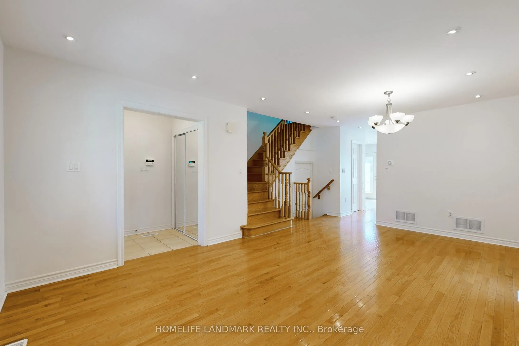 37 Roy Rainey Avenue, #(Main & Second Floor)