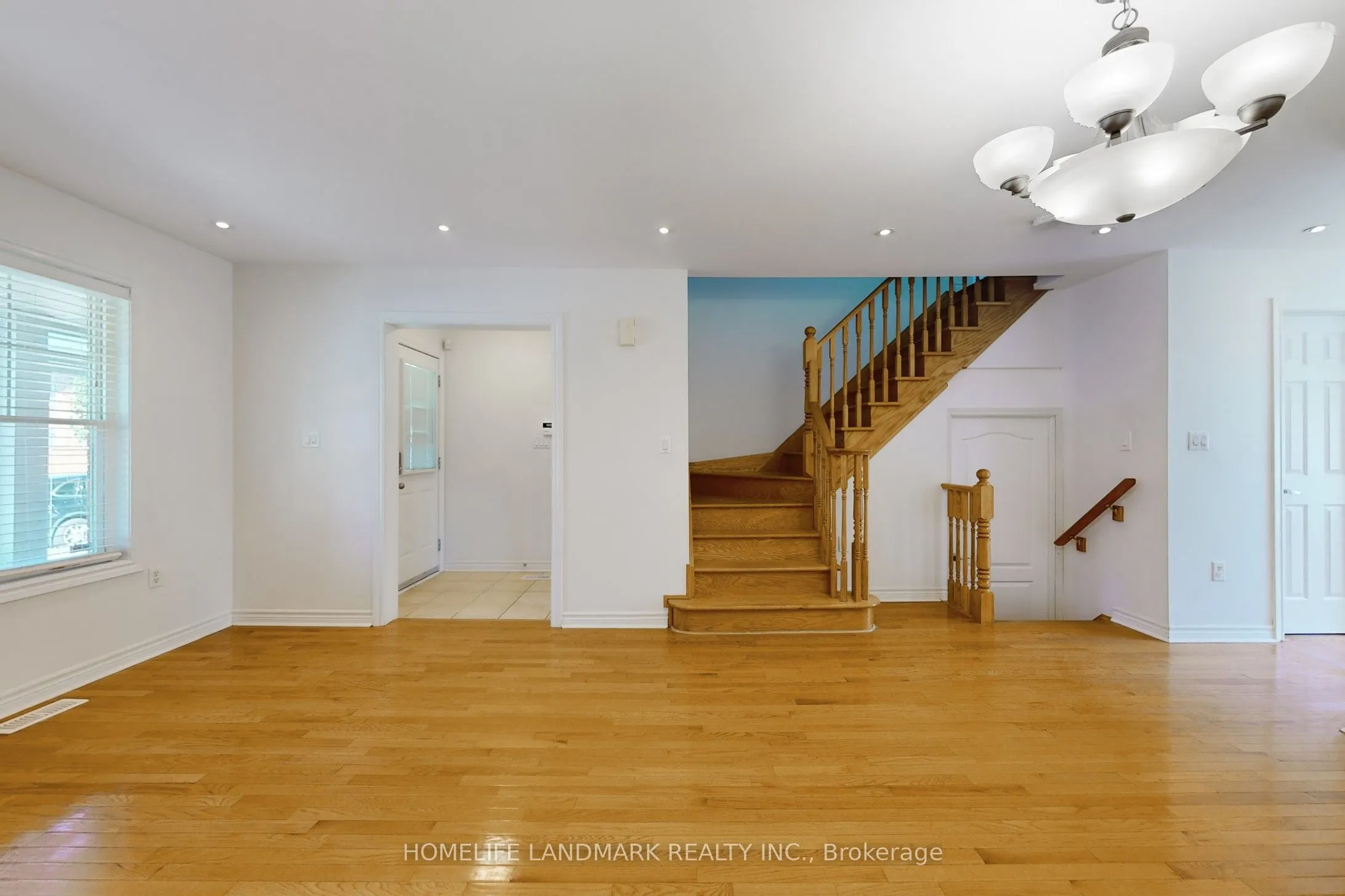 37 Roy Rainey Avenue, #(Main & Second Floor)