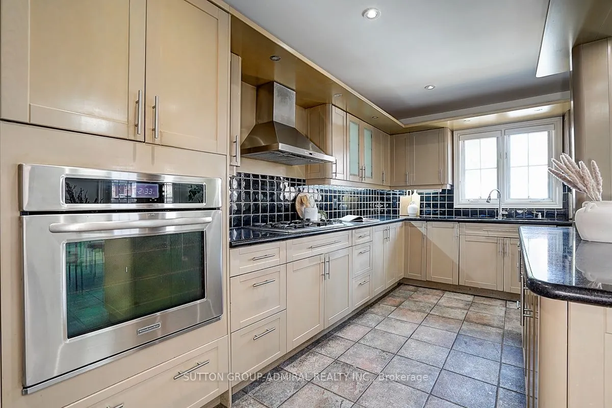 11 San Marko Place