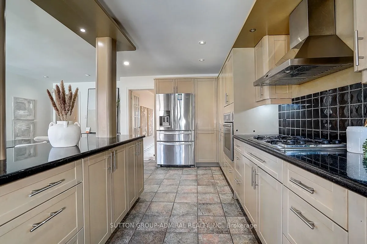11 San Marko Place