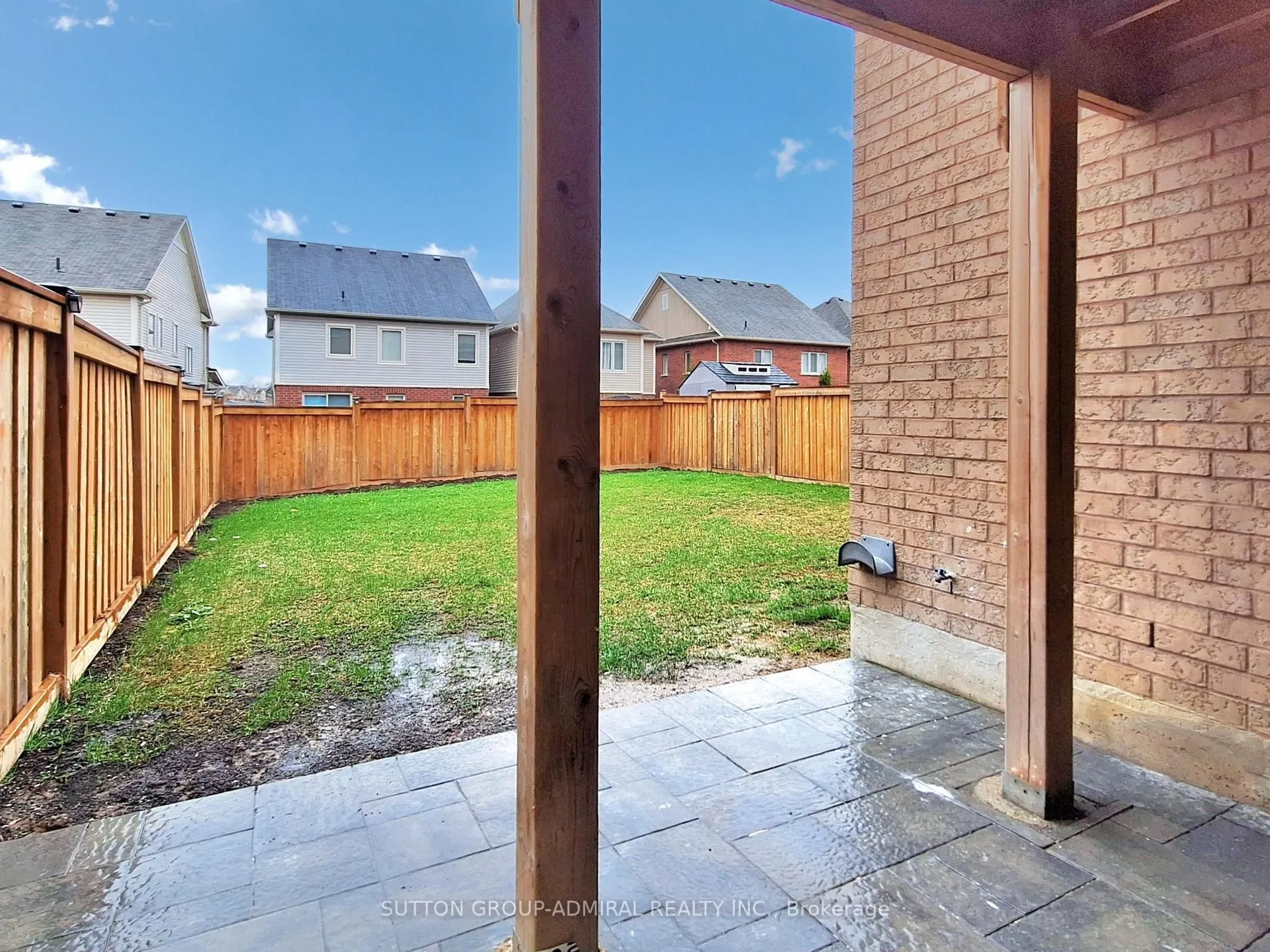 22 Casserley (Lower) Crescent