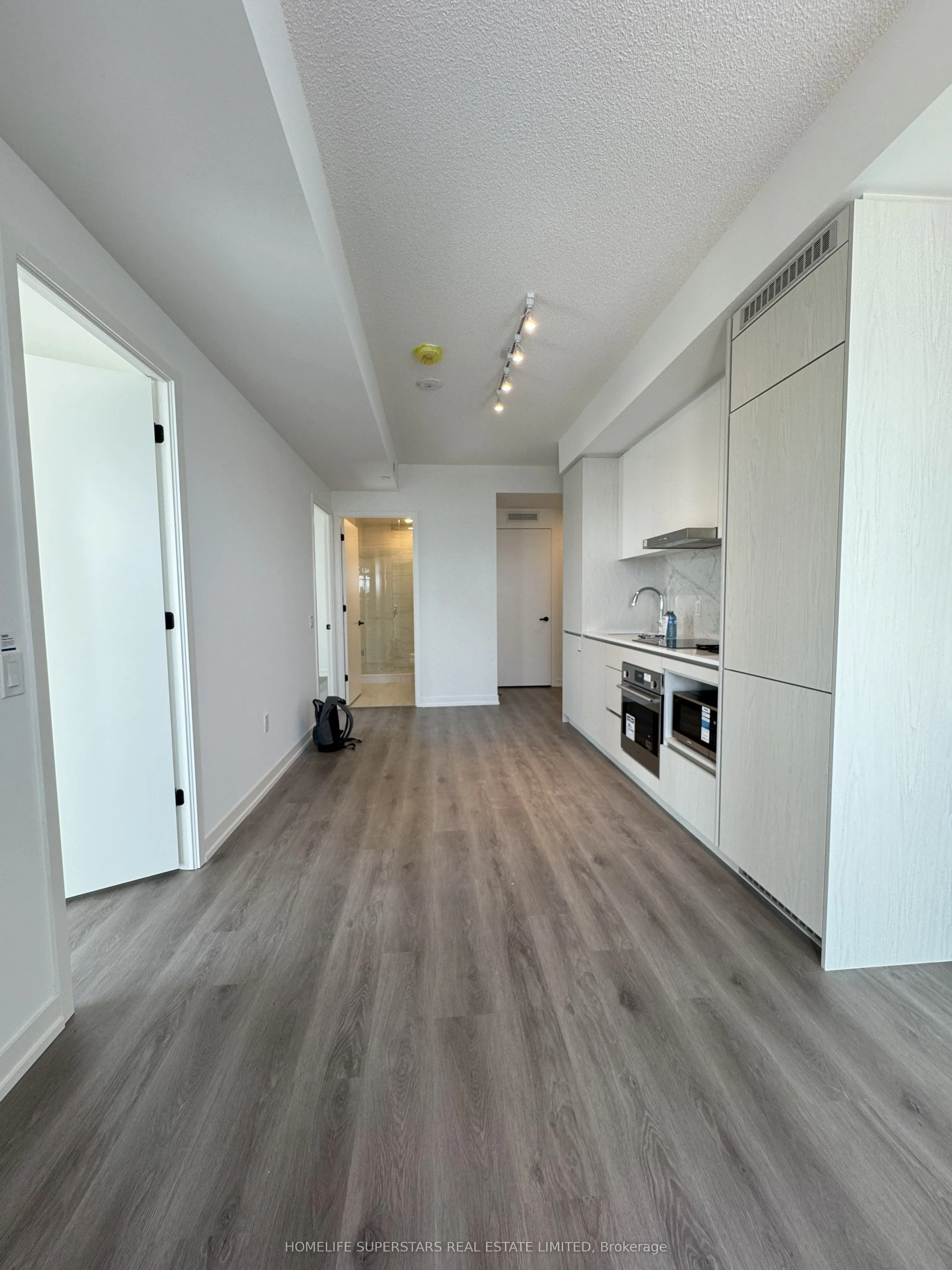 28 Interchange Way, #1512